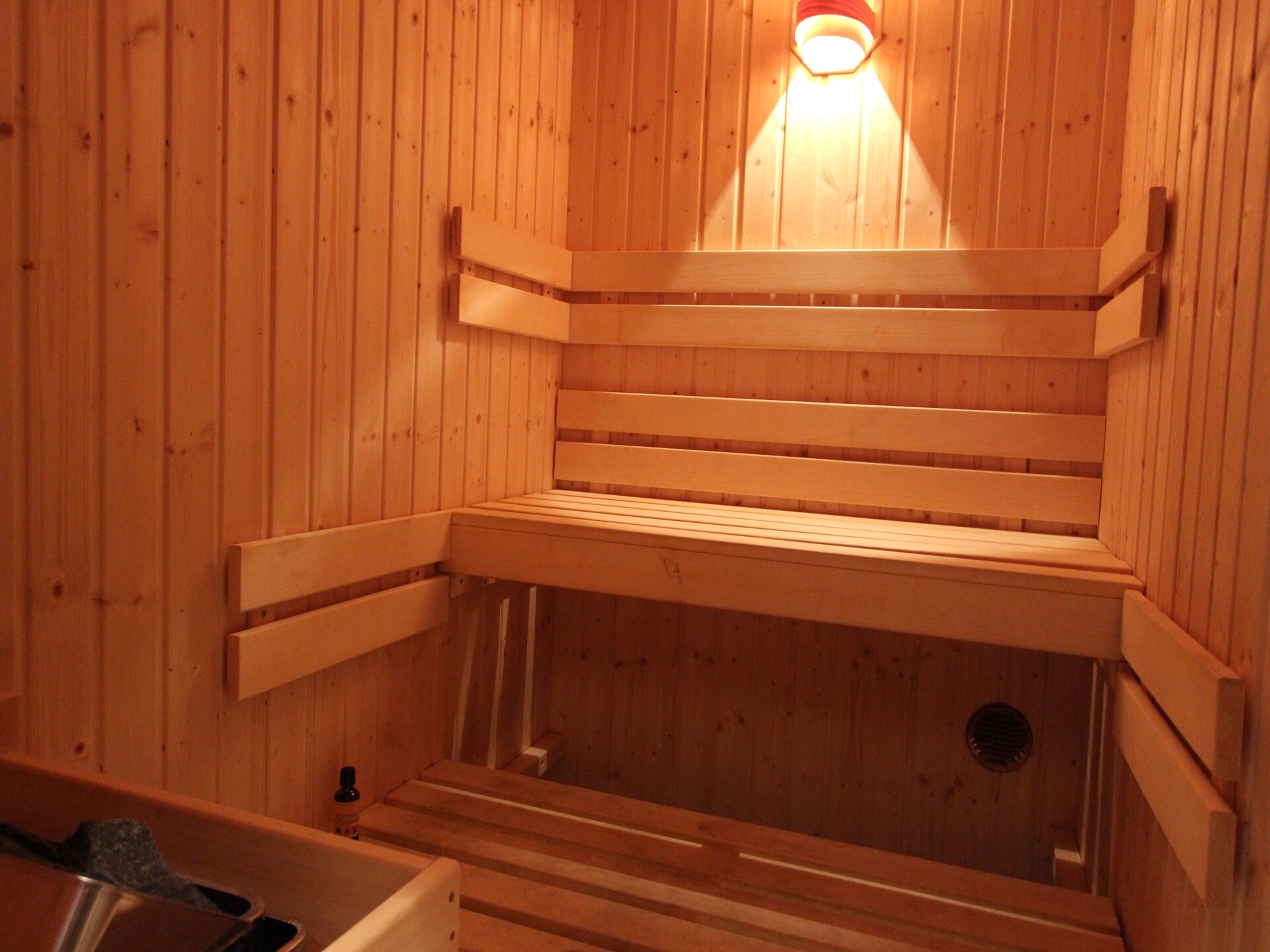 Vrijstaand chalet in het bos aan de skipiste met sauna - foto 31