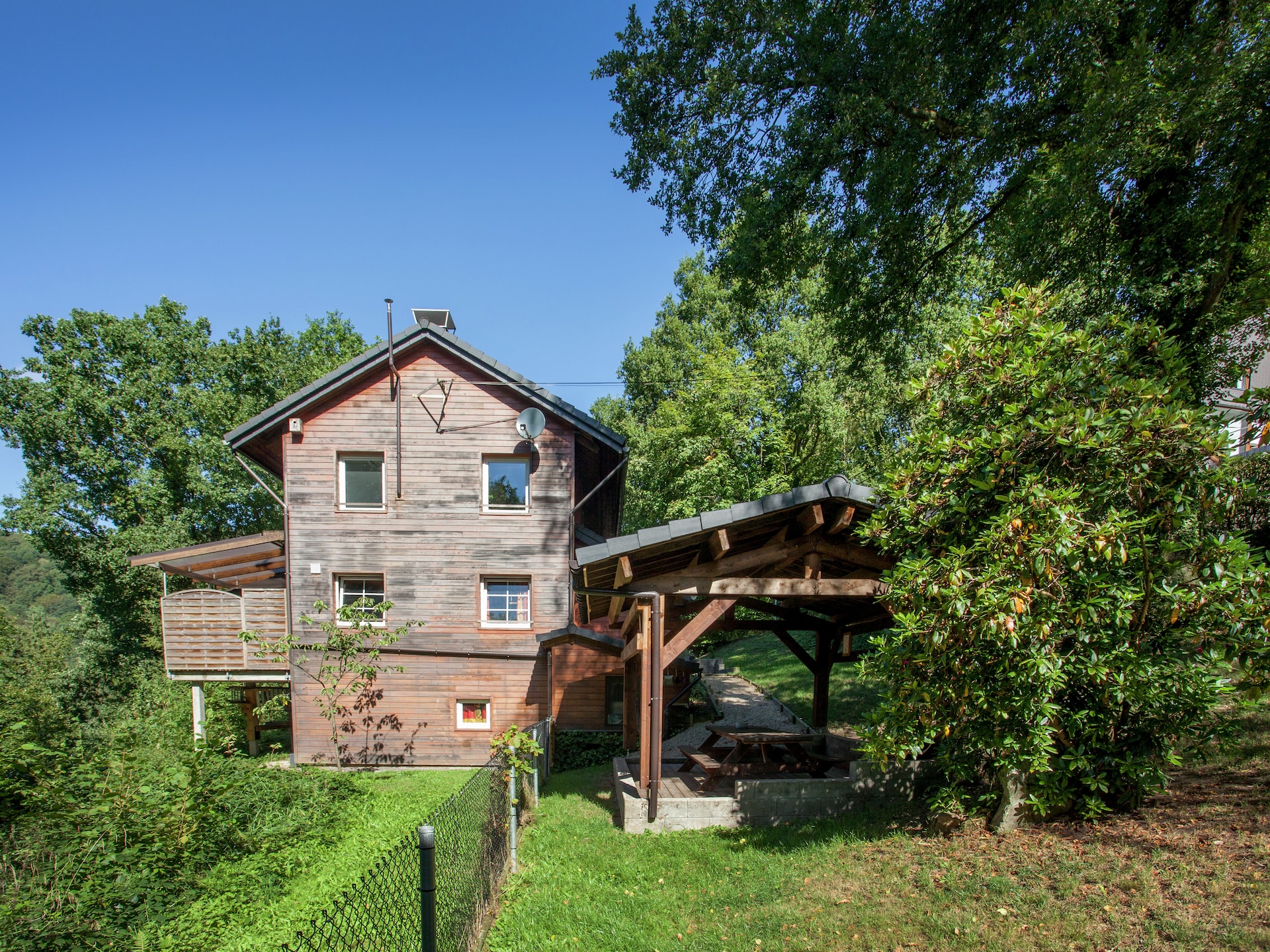 Ruim chalet voor 6 in de bossen van Aywaille met privétuin - foto 1