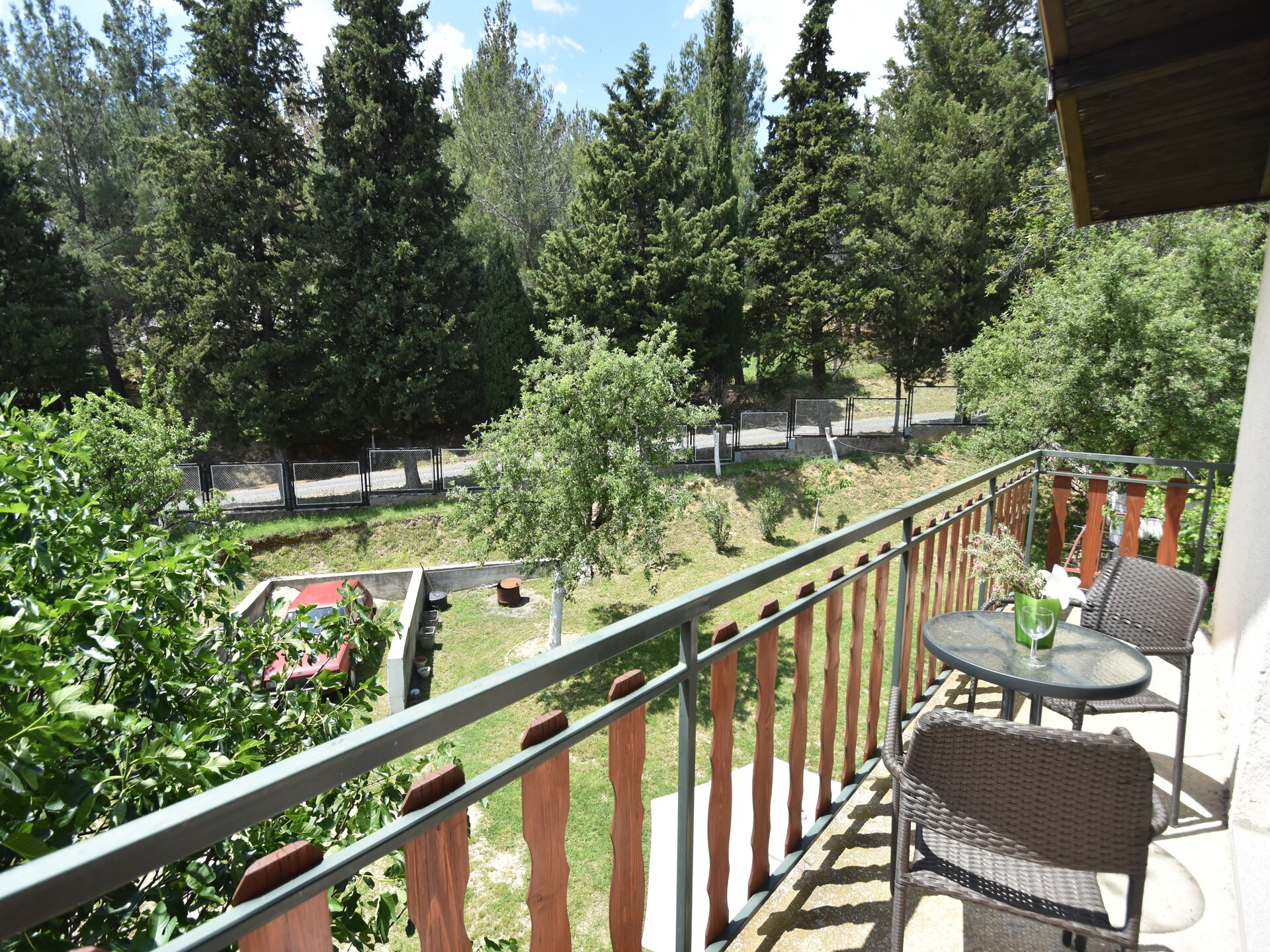 Ruim appartement aan de bosrand in Knin, vlakbij het centrum - foto 22