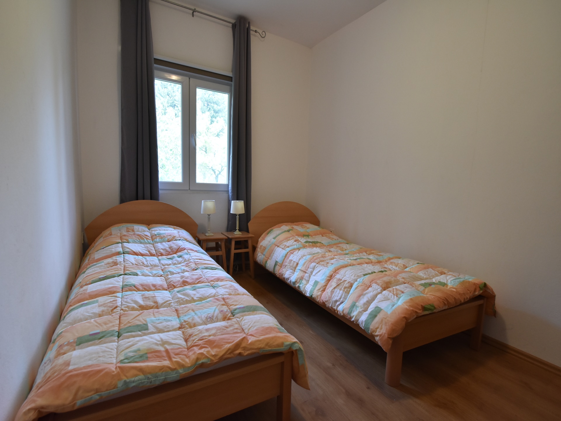 Ruim appartement aan de bosrand in Knin, vlakbij het centrum - foto 17