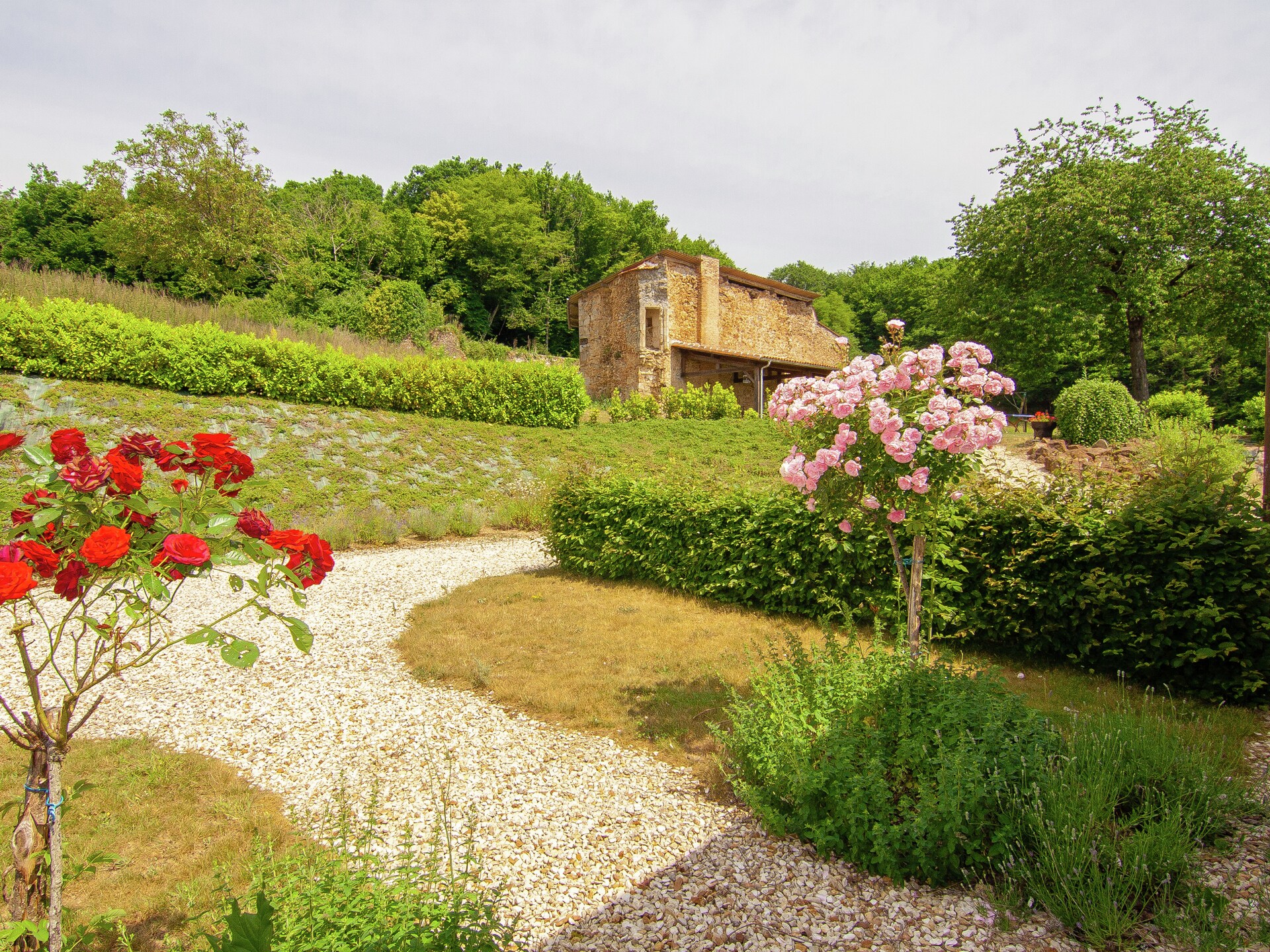 Authentiek landhuis in Roussines met privé terras en zicht op 35 ha natuur - foto 21