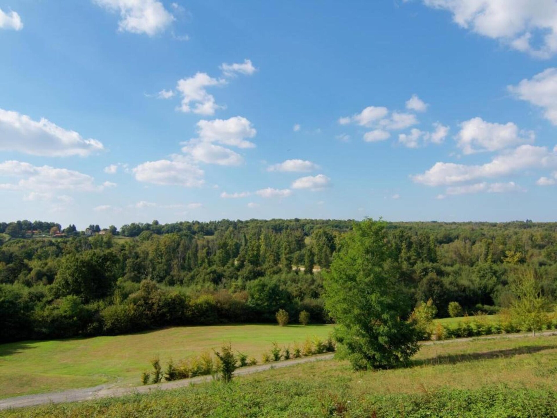 Authentiek landhuis in Roussines met privé terras en zicht op 35 ha natuur - foto 34