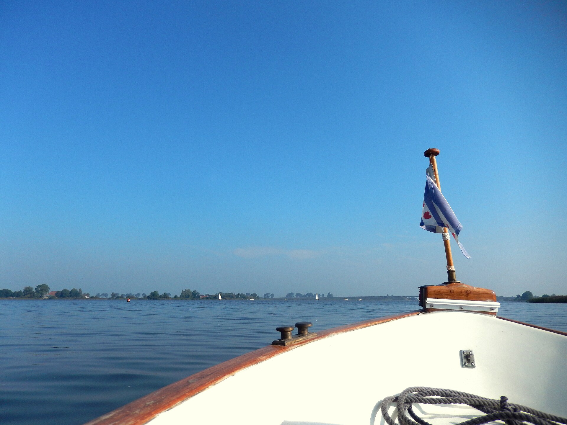 Huize Lewis: Modern vakantiehuis aan het Slotermeer met privé aanlegsteiger - foto 22