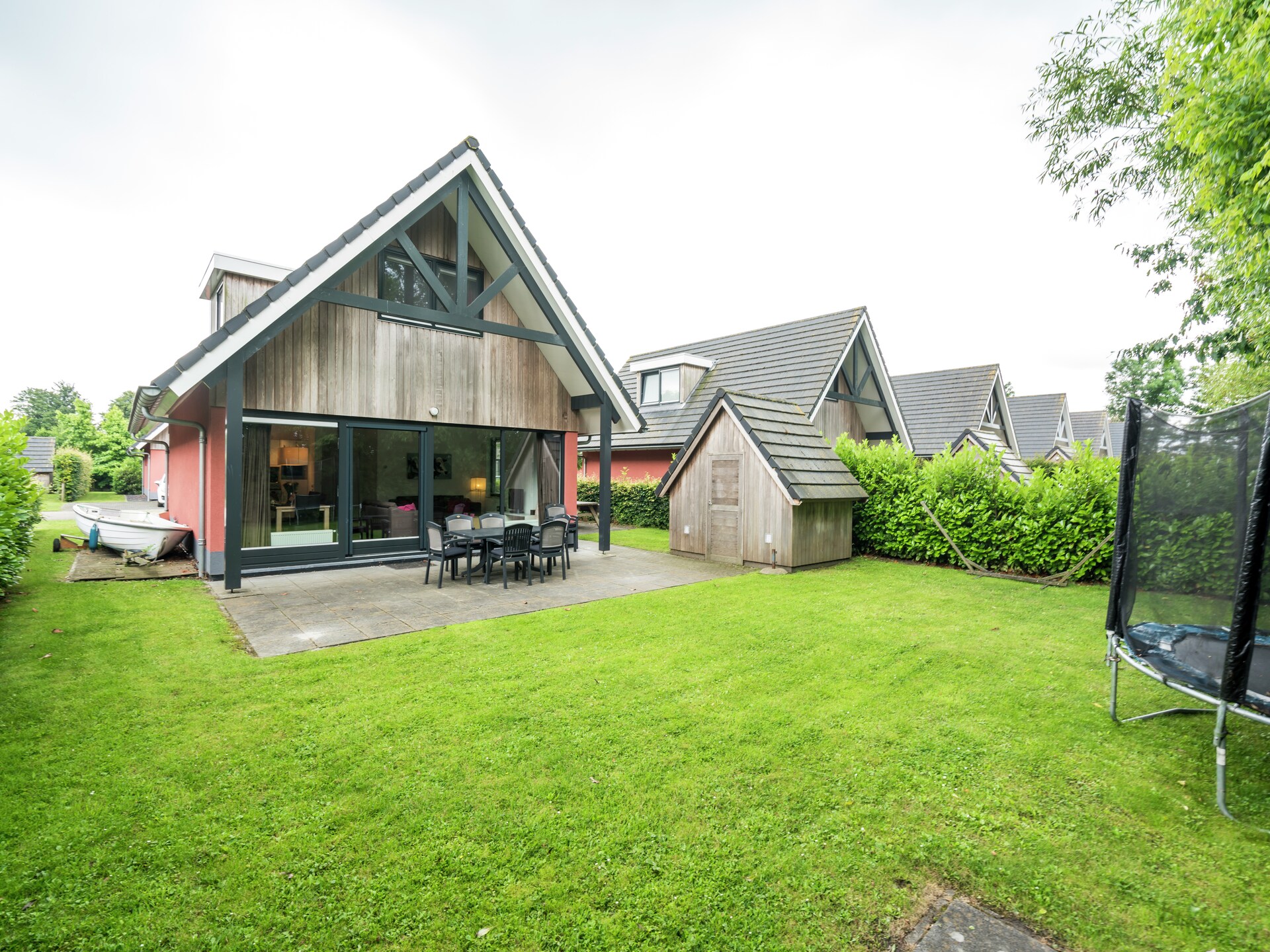 Huize Lewis: Modern vakantiehuis aan het Slotermeer met privé aanlegsteiger - foto 17