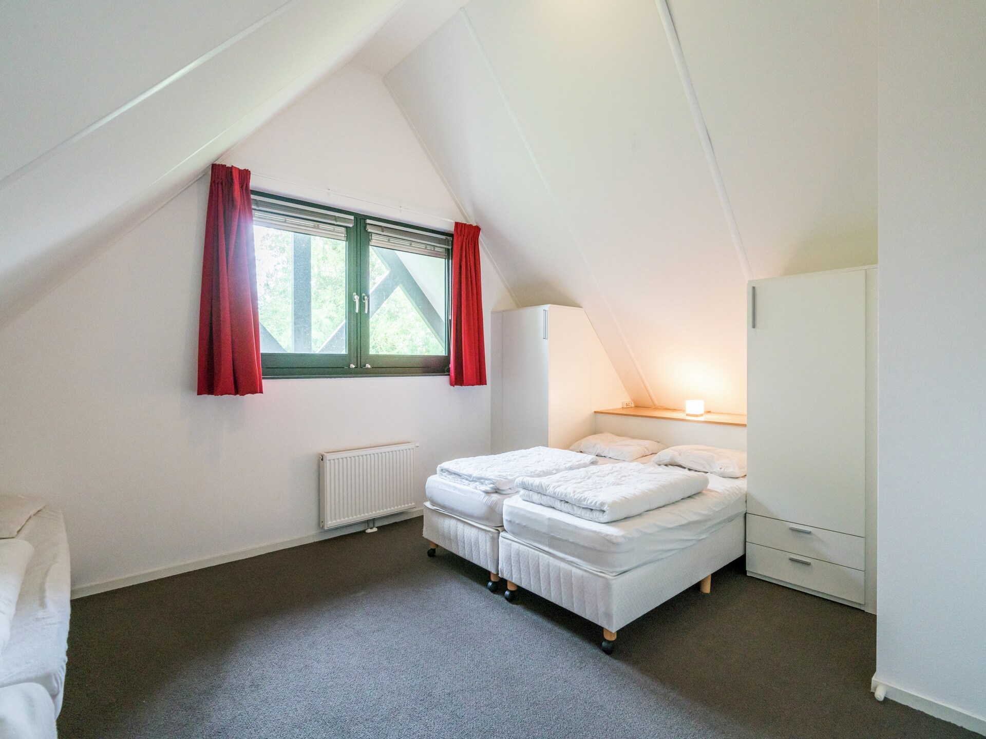 Huize Lewis: Modern vakantiehuis aan het Slotermeer met privé aanlegsteiger - foto 12