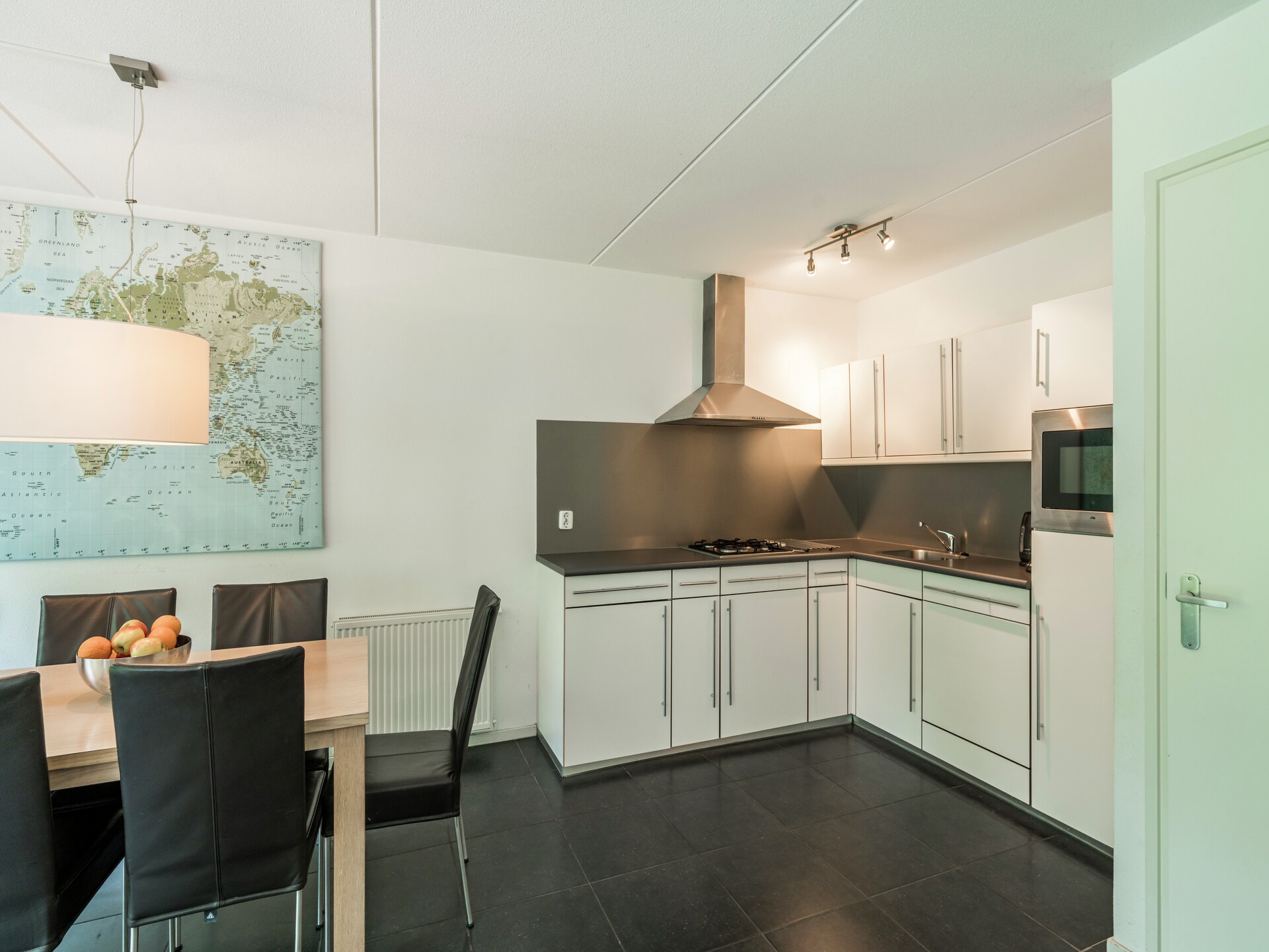 Huize Lewis: Modern vakantiehuis aan het Slotermeer met privé aanlegsteiger - foto 3