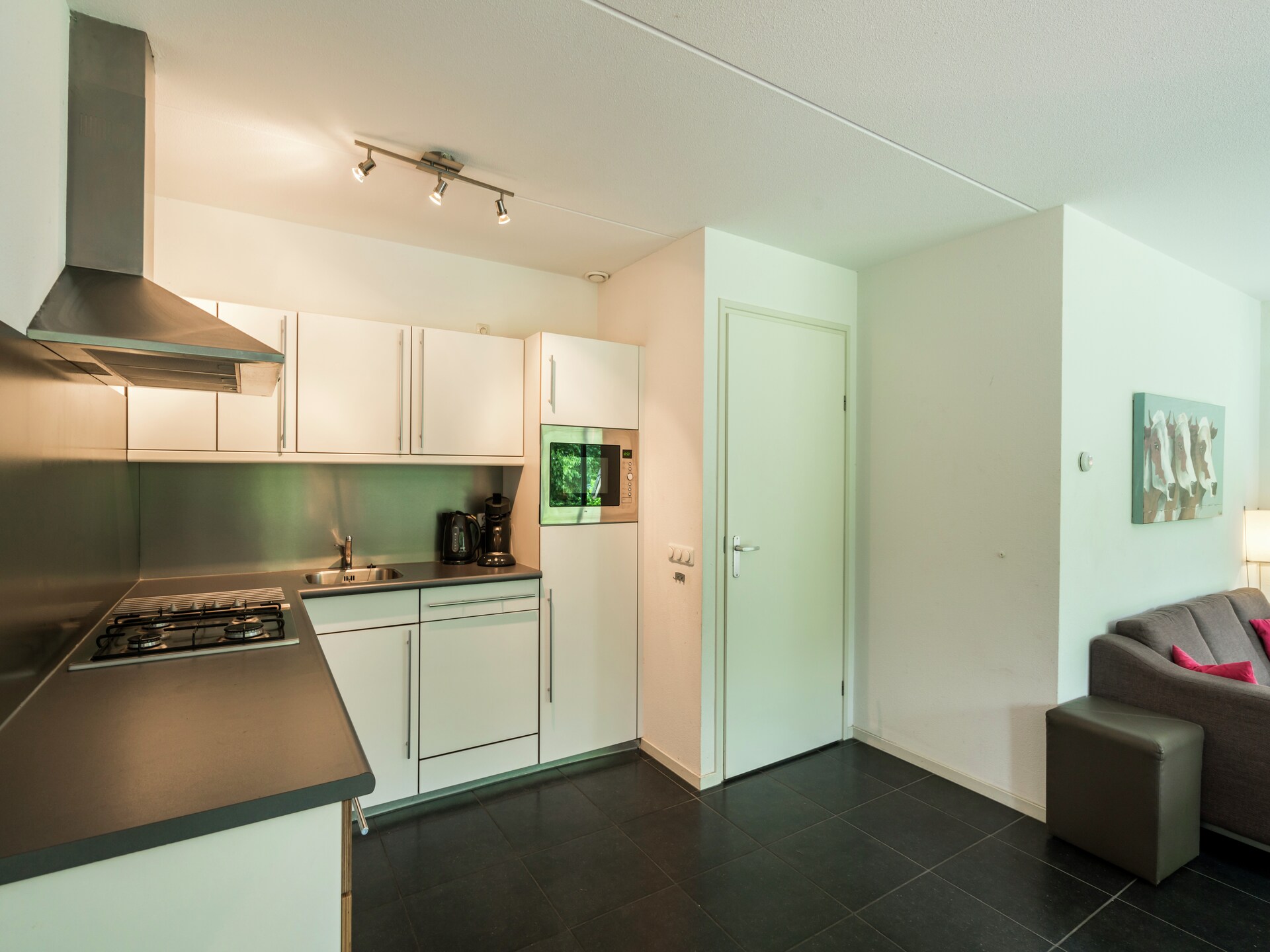 Huize Lewis: Modern vakantiehuis aan het Slotermeer met privé aanlegsteiger - foto 9