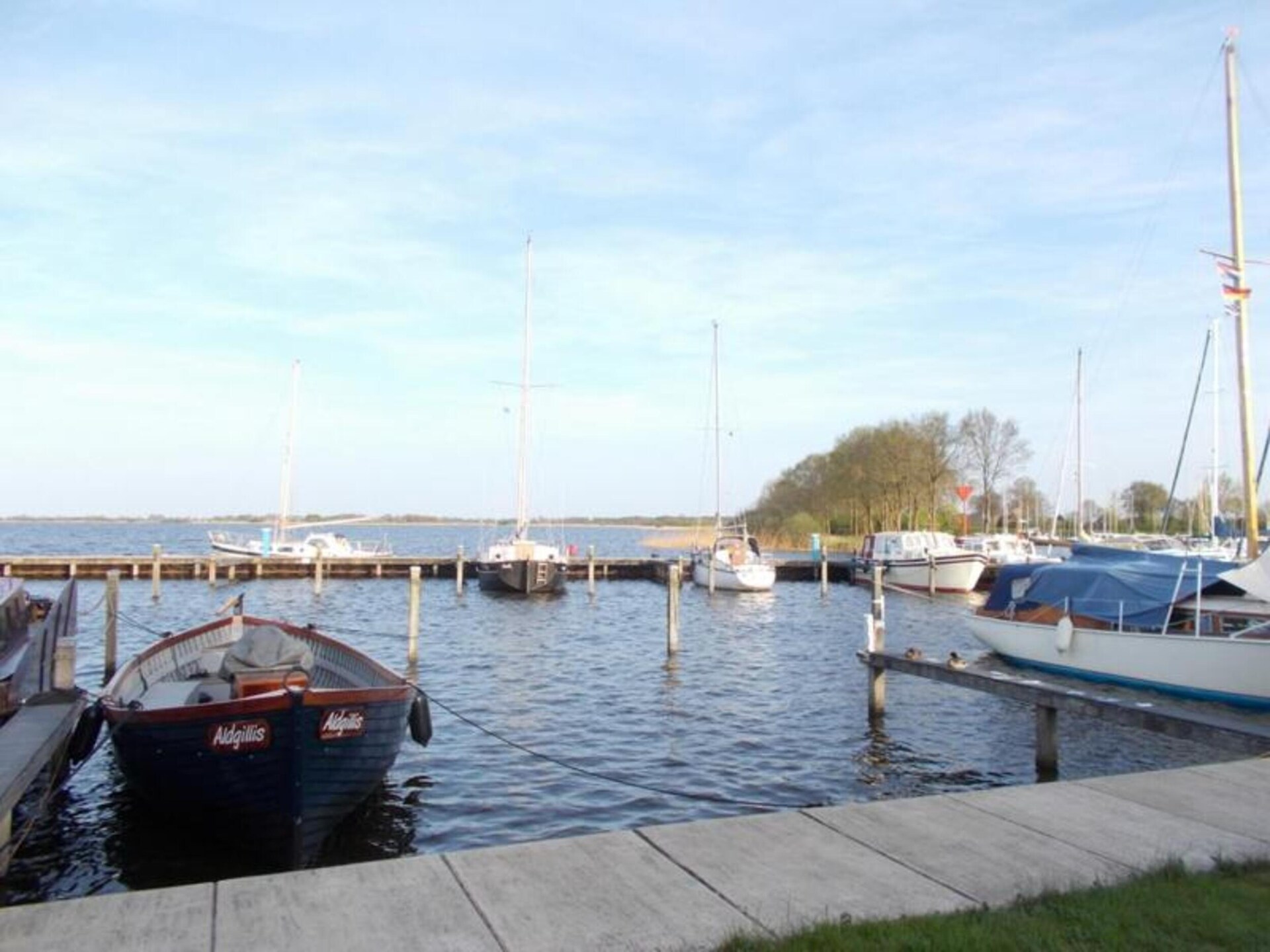 Huize Lewis: Modern vakantiehuis aan het Slotermeer met privé aanlegsteiger - foto 29
