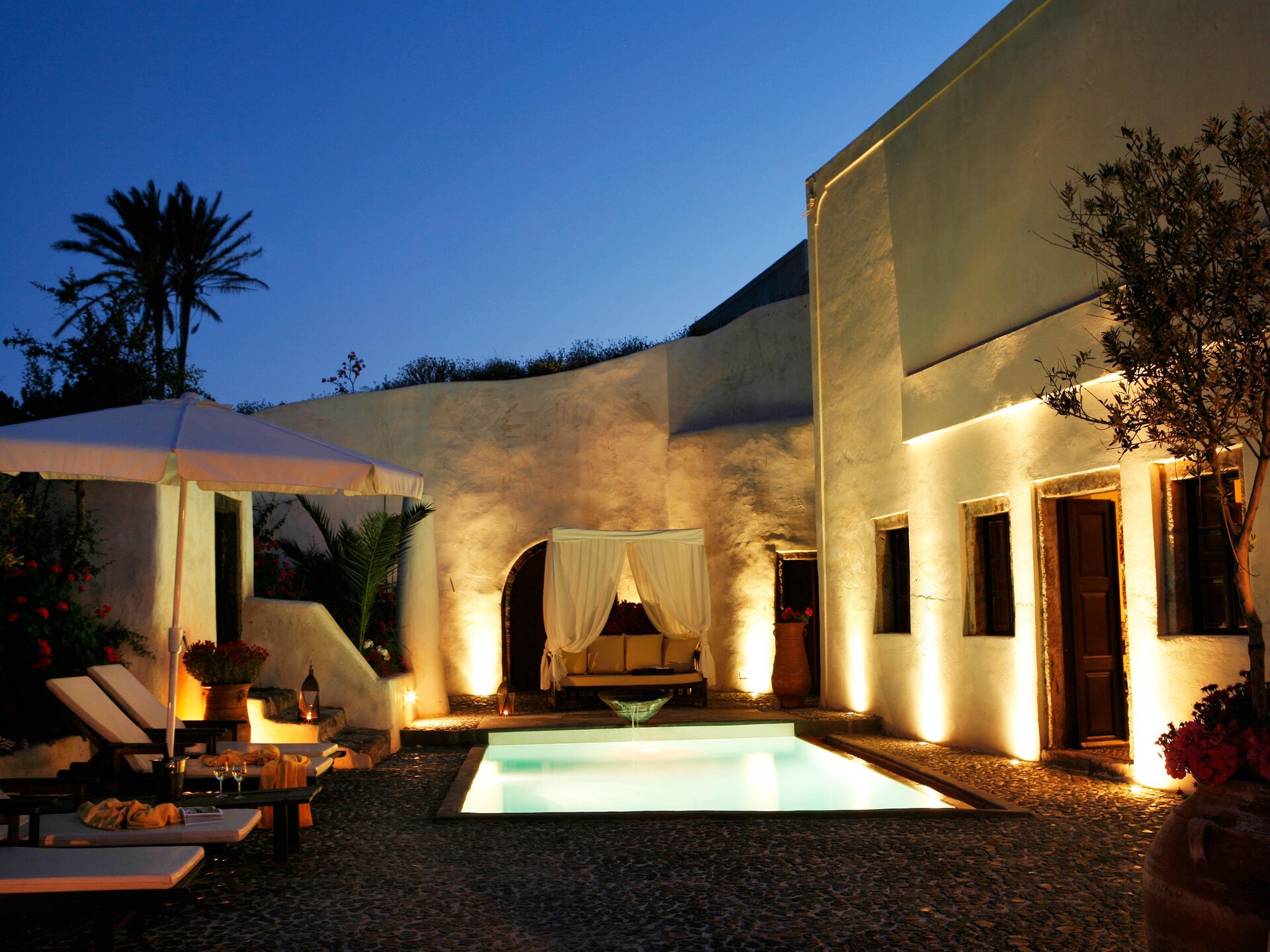 Authentieke villa met privézwembad en buitenkeuken nabij Megalochori, Santorini - foto 1