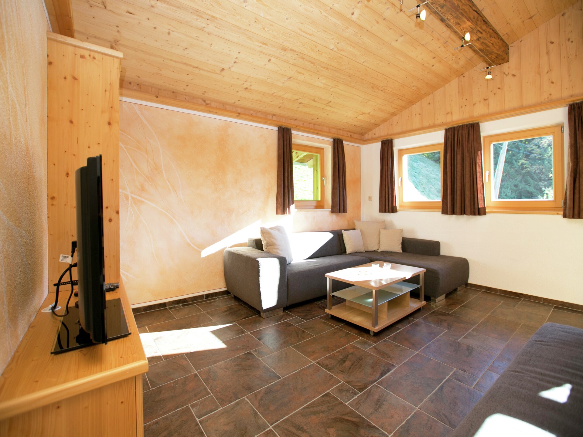 Vrijstaand chalet voor 11 personen met hottub en uitzicht op de Hohe Salve - foto 3