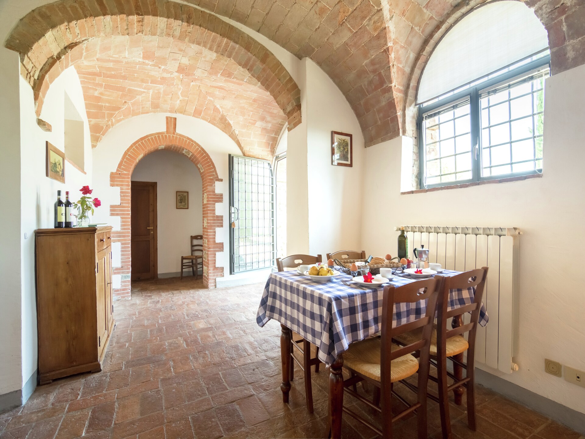 Toscaans landhuis bij Tavarnelle met zwembad, tuin en uitzicht - foto 16