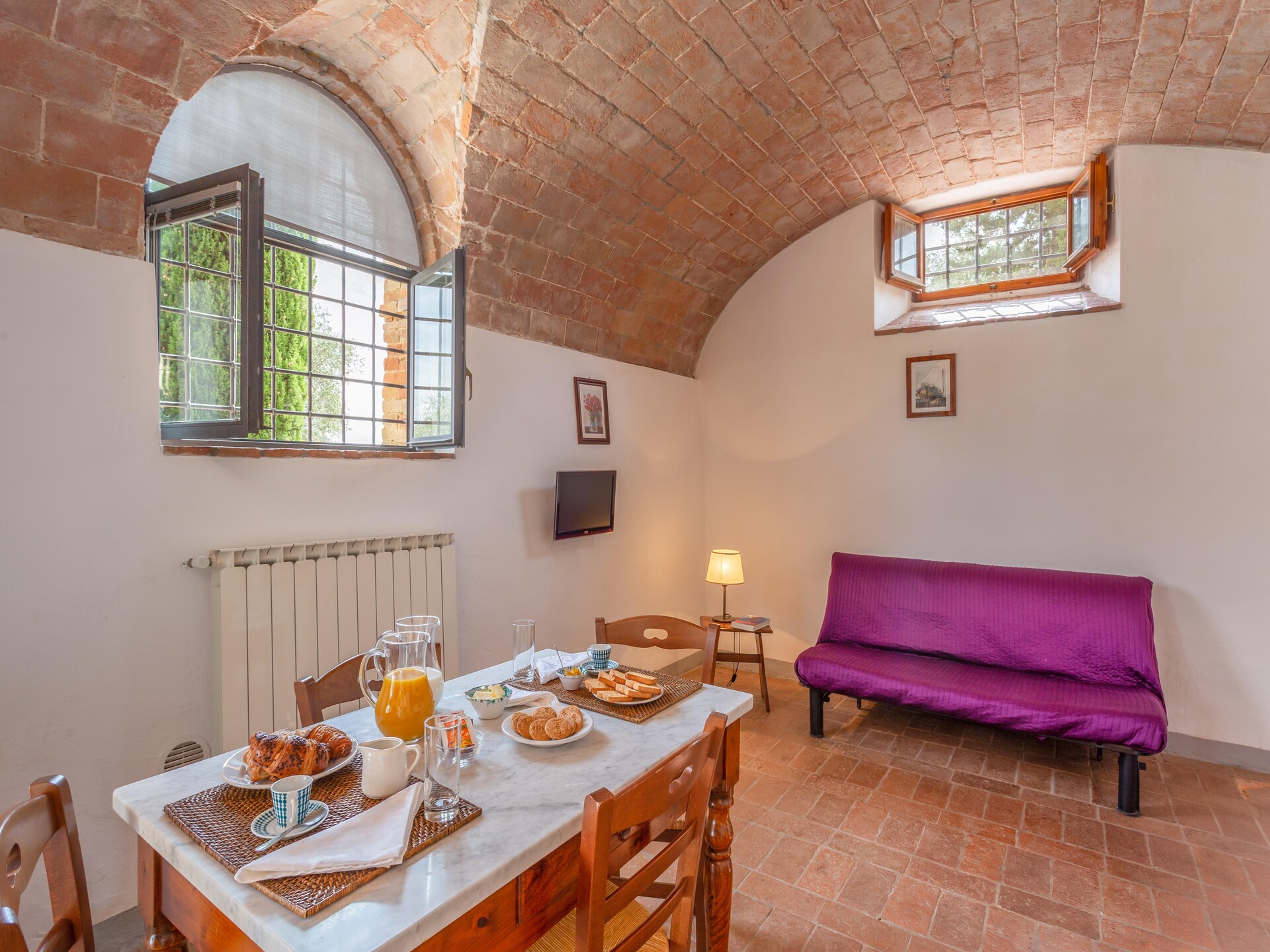 Toscaans landhuis bij Tavarnelle met zwembad, tuin en uitzicht - foto 14