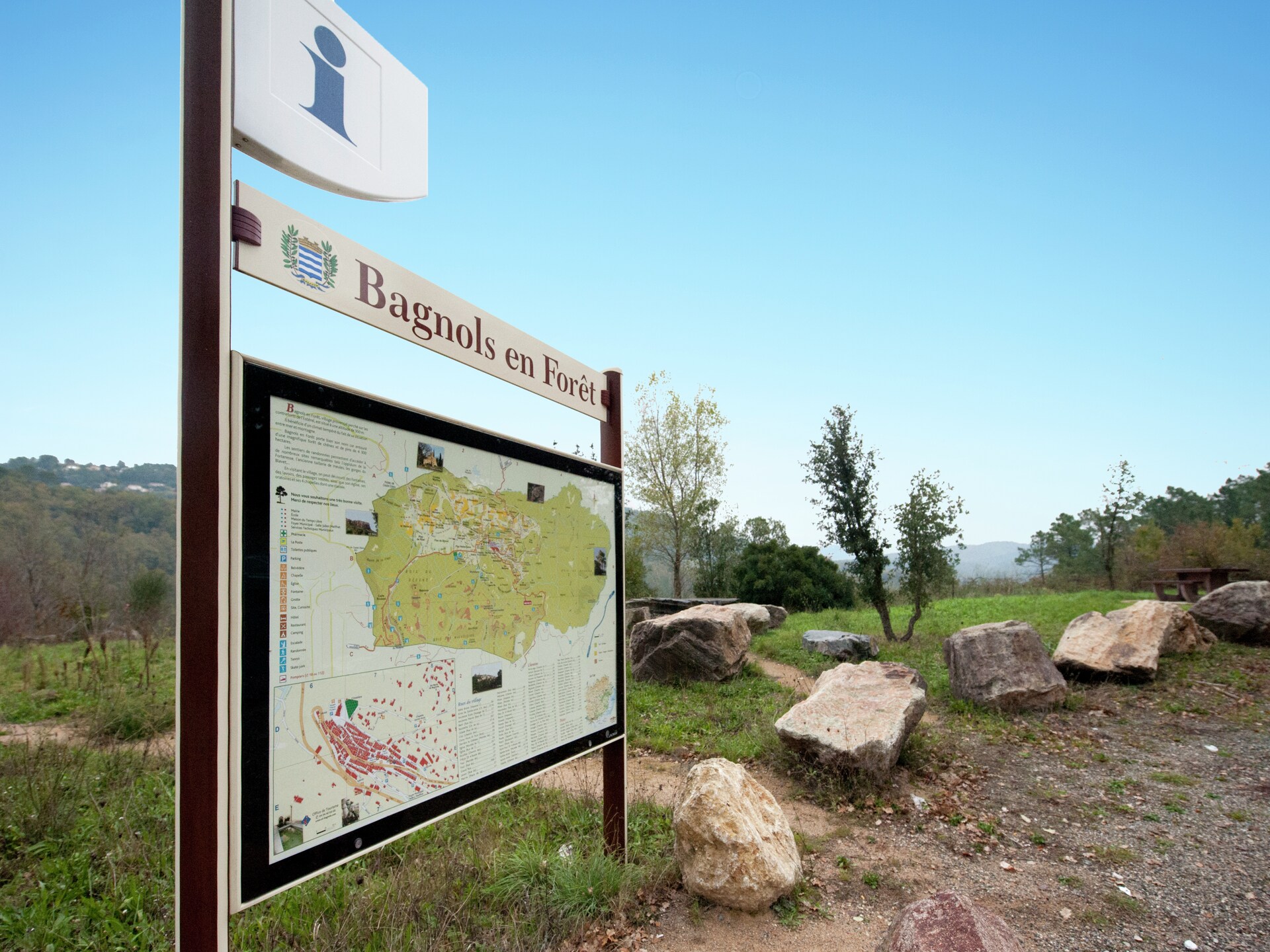 6-persoons vakantiehuis met privézwembad in Bagnols en Foret - foto 25