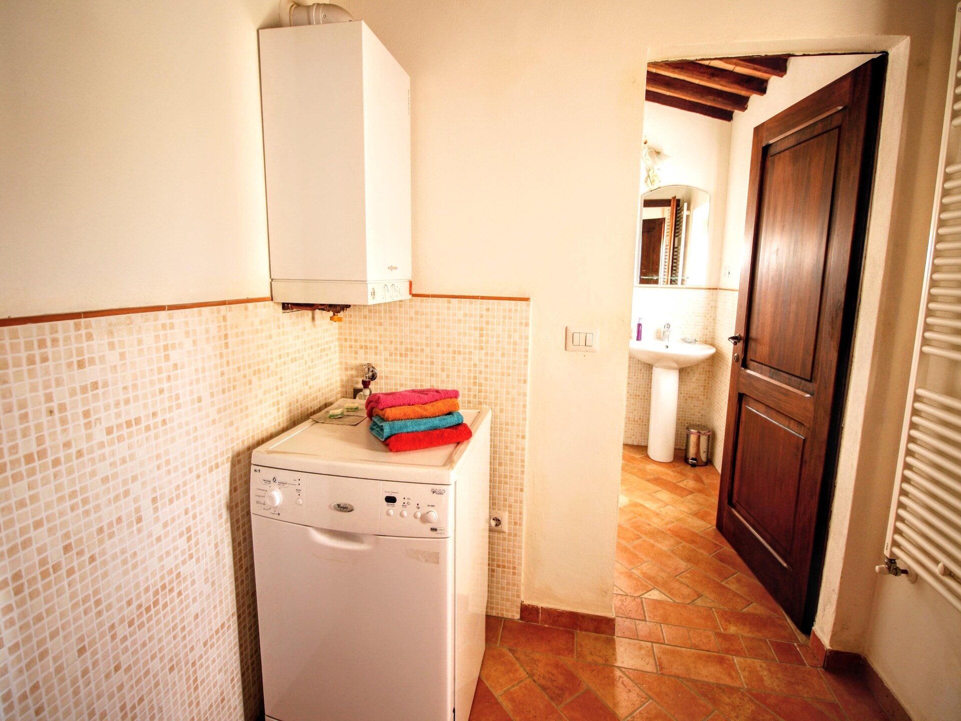 Acqua: Intiem Toscaans landhuis voor 2 bij Asciano met gemeenschappelijk zwembad - foto 29