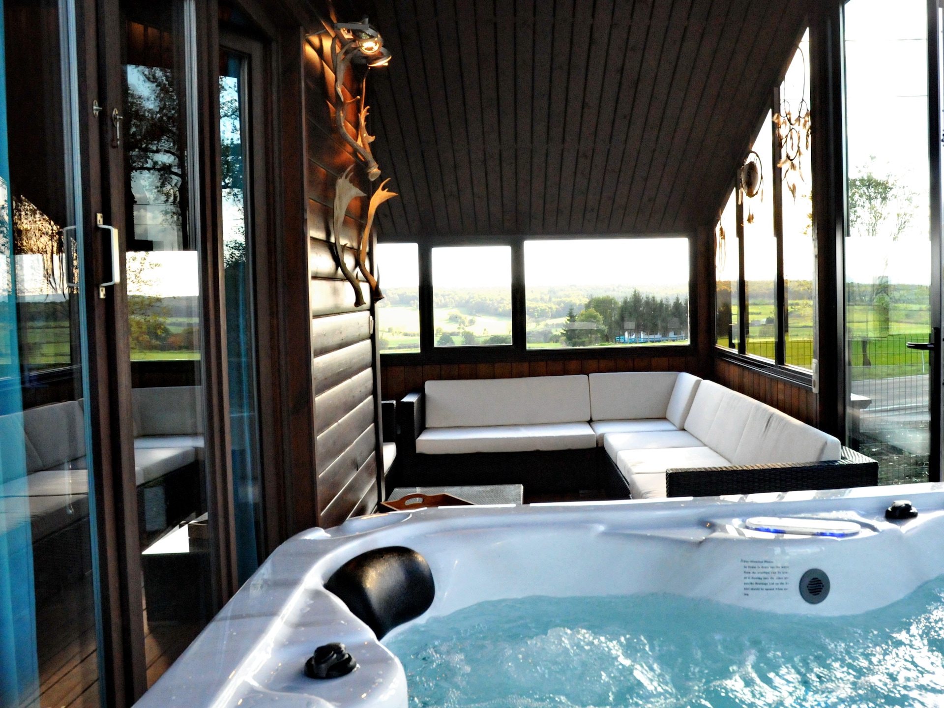 Vakantiehuis Arbre Dressé in Somme-Leuze met jacuzzi en tuin - foto 8