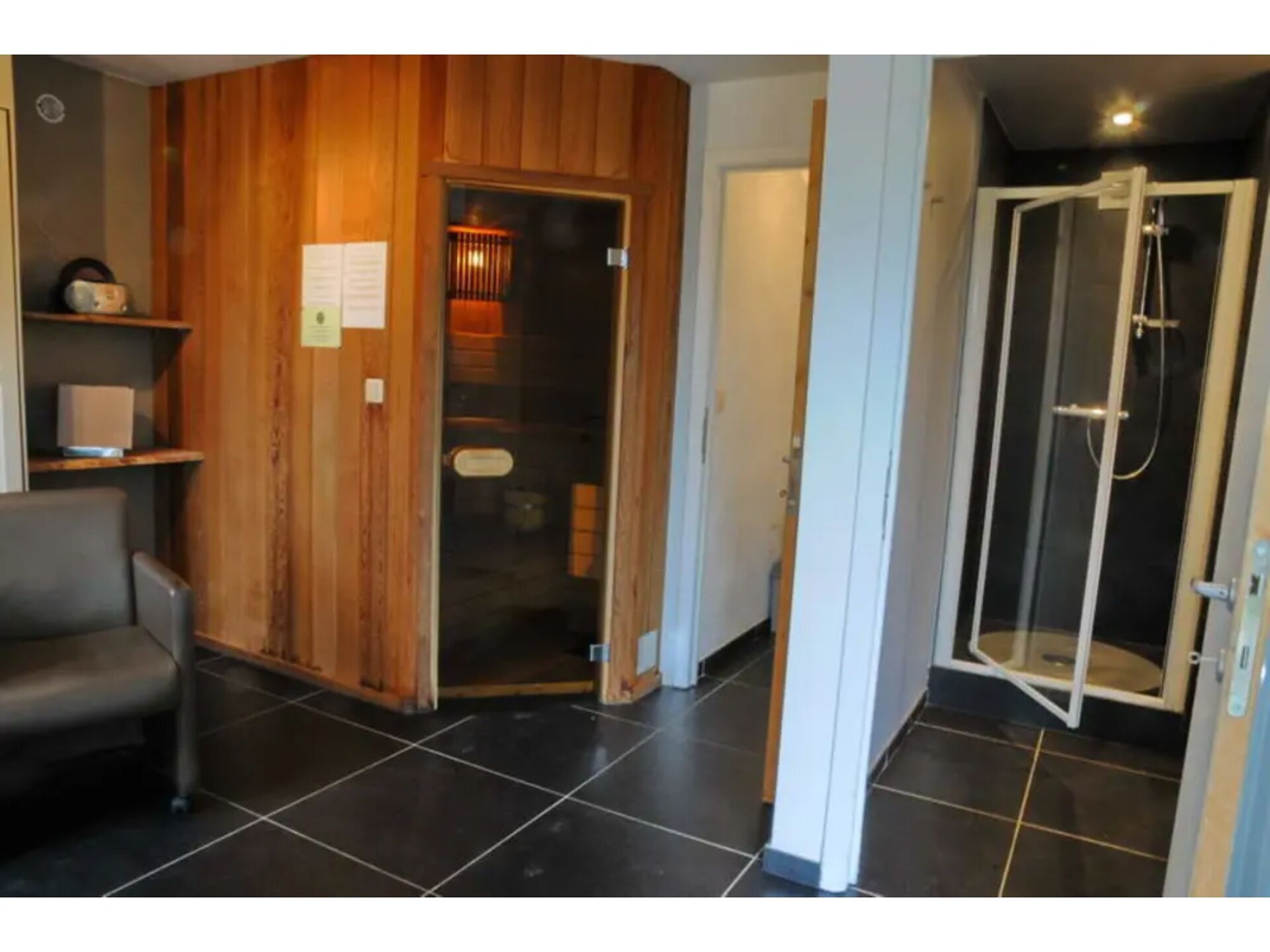 14-persoons vakantiehuis met sauna en uitzicht op kasteel Ciergnon in Houyet - foto 23