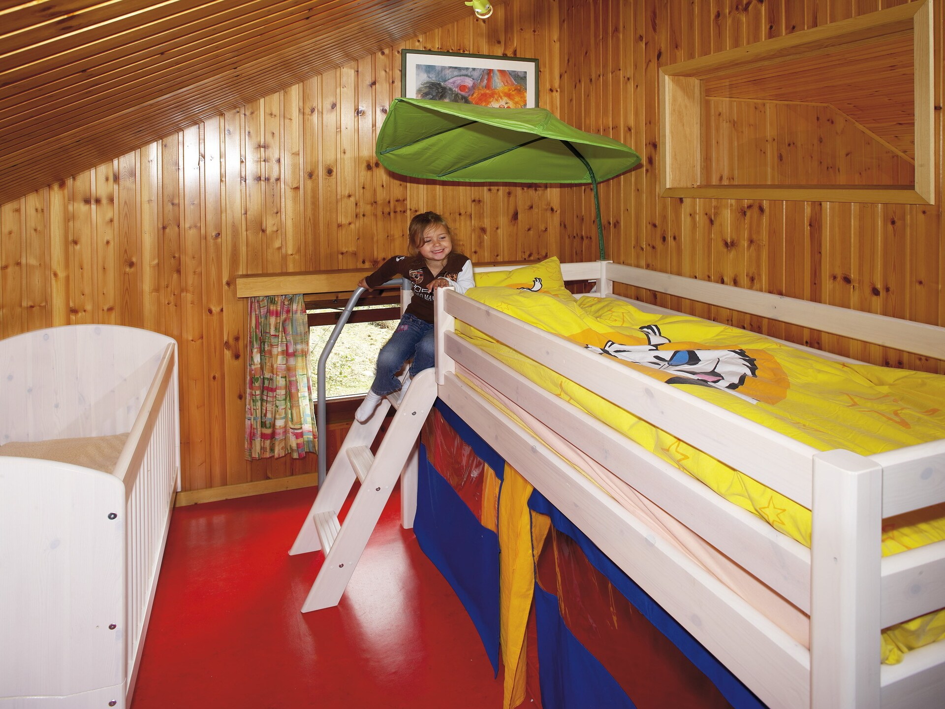 Kindvriendelijk chalet met glijbaan en ballenbak in Somme-Leuze - foto 9