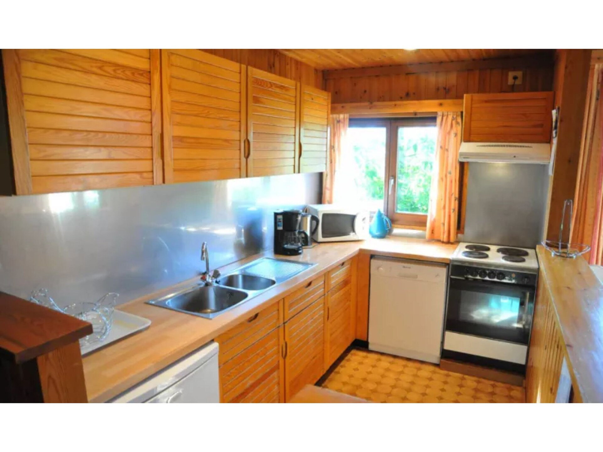 Kindvriendelijk chalet met glijbaan en ballenbak in Somme-Leuze - foto 4