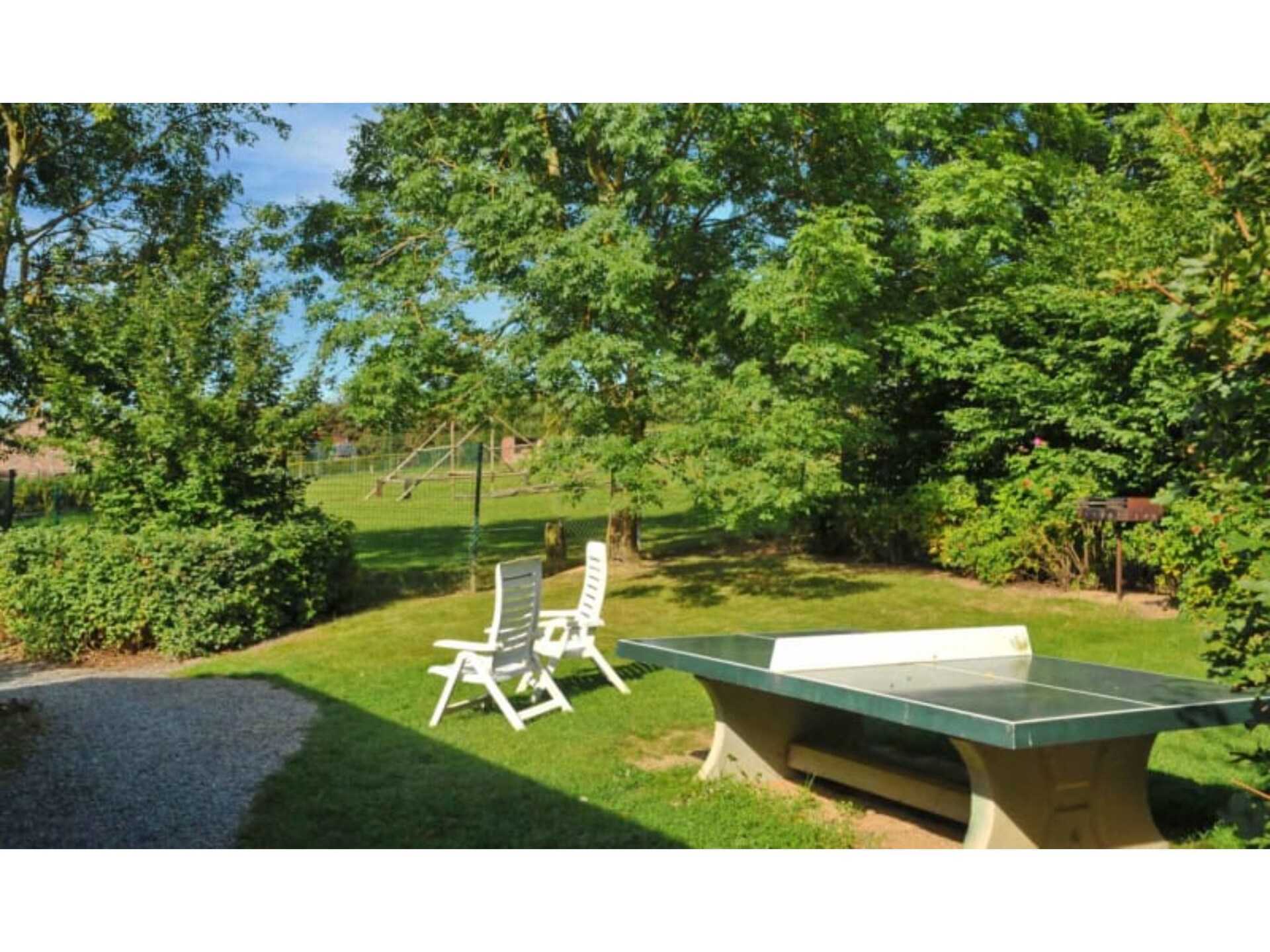 Kindvriendelijk chalet met glijbaan en ballenbak in Somme-Leuze - foto 13