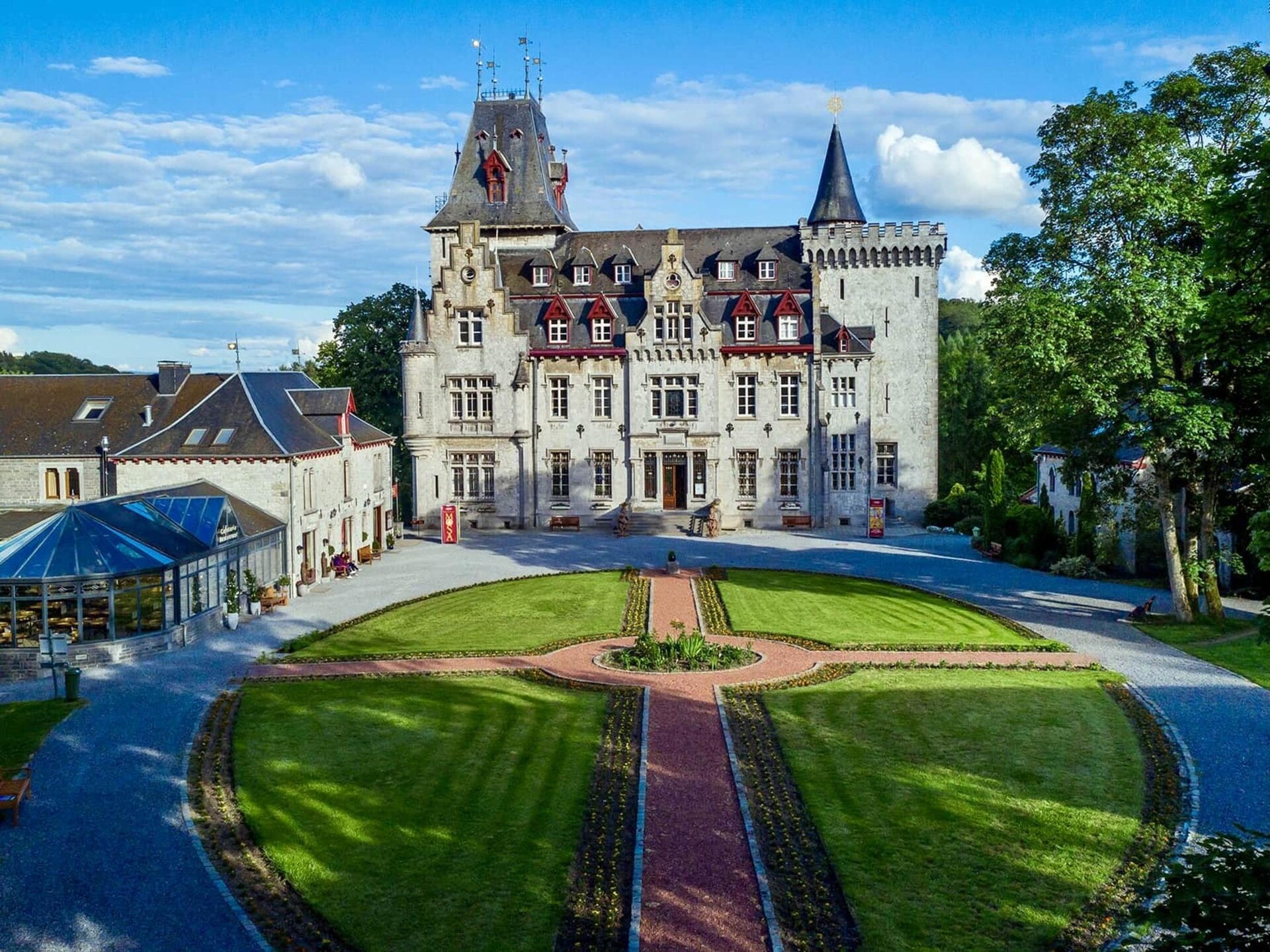 Kindvriendelijk chalet met glijbaan en ballenbak in Somme-Leuze - foto 18