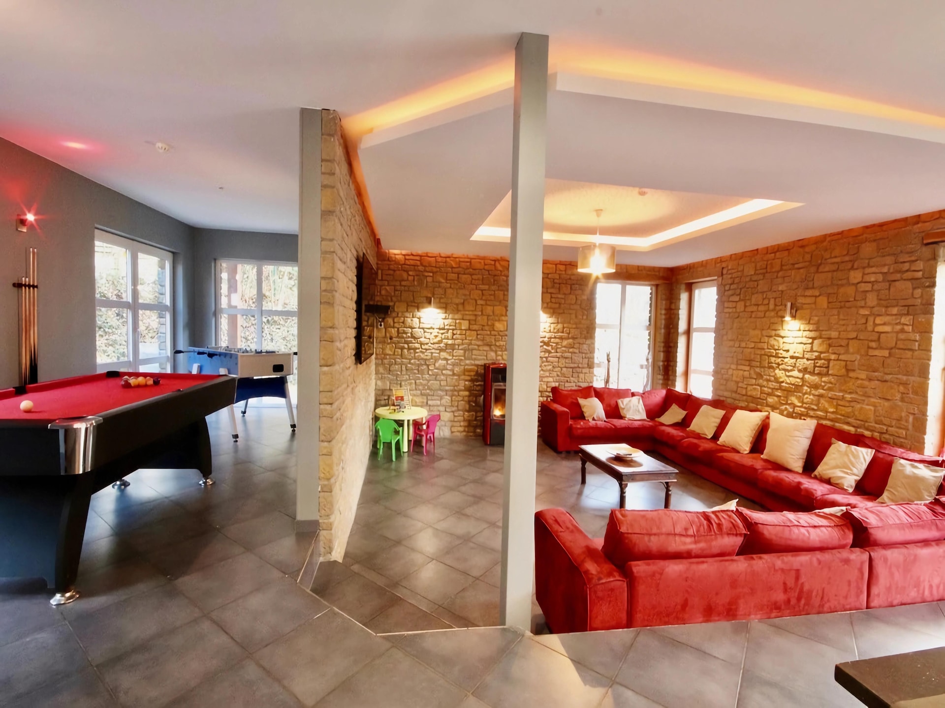 Privézwembad en luxe in Stoumont: Vakantiehuis voor 24 personen - foto 25