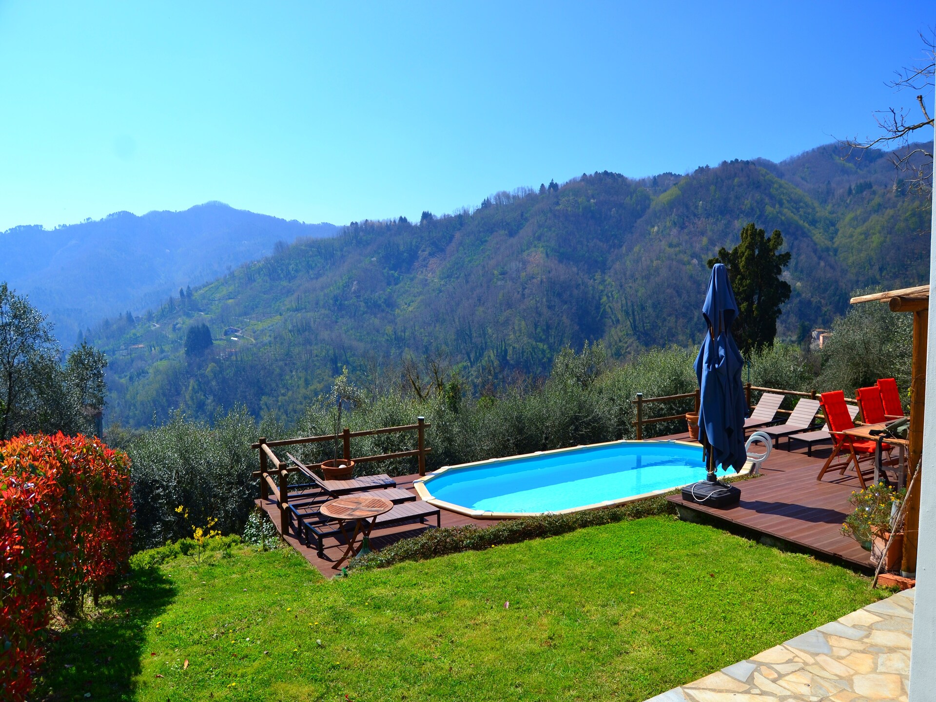 Vrijstaand vakantiehuis voor 6 personen met zwembad en panoramisch uitzicht in Borgo a Mozzano - foto 1