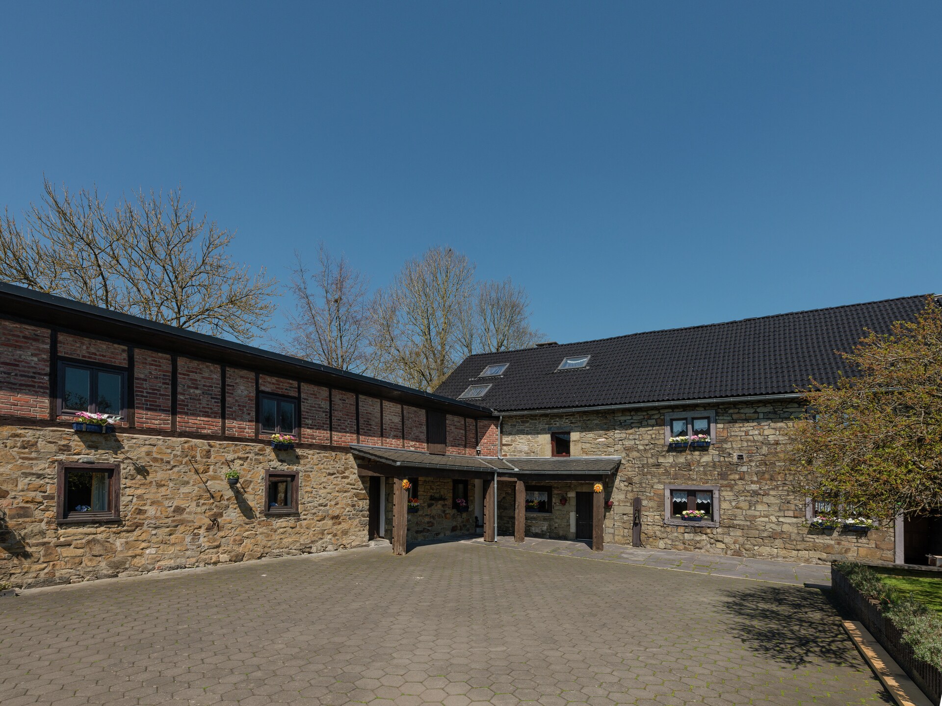 Landhuis voor 21 personen met privézwembad en sauna in de bossen bij Waimes - foto 10