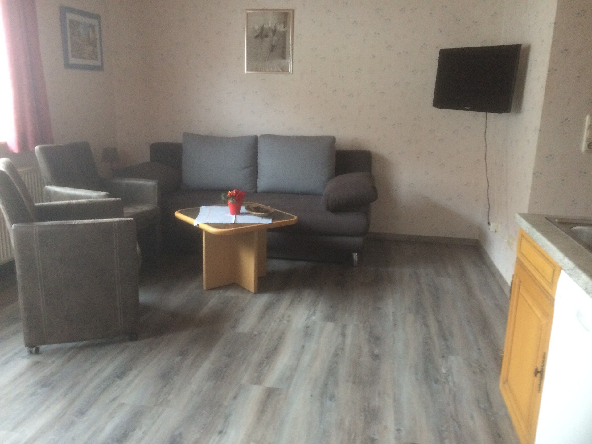 Ruim vakantiehuis voor 8 in de bossen bij Homberg met 4 badkamers - foto 2