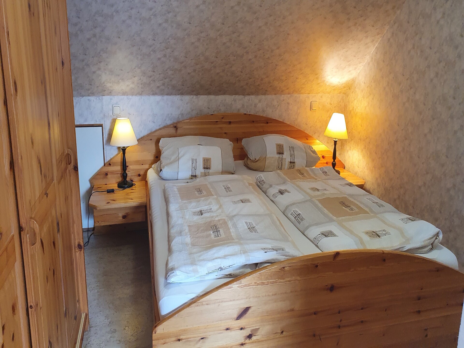 Ruim vakantiehuis voor 8 in de bossen bij Homberg met 4 badkamers - foto 8