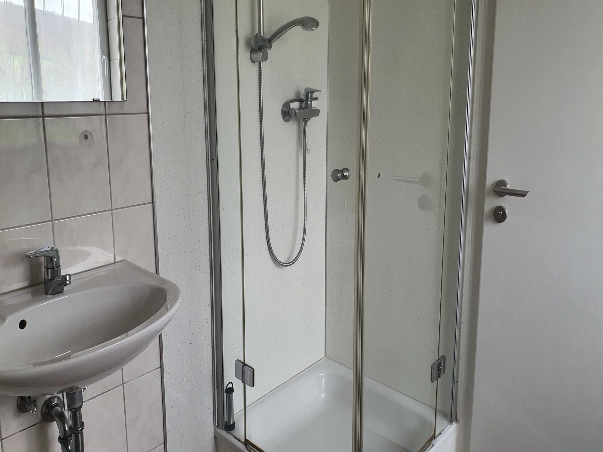 Ruim vakantiehuis voor 8 in de bossen bij Homberg met 4 badkamers - foto 16