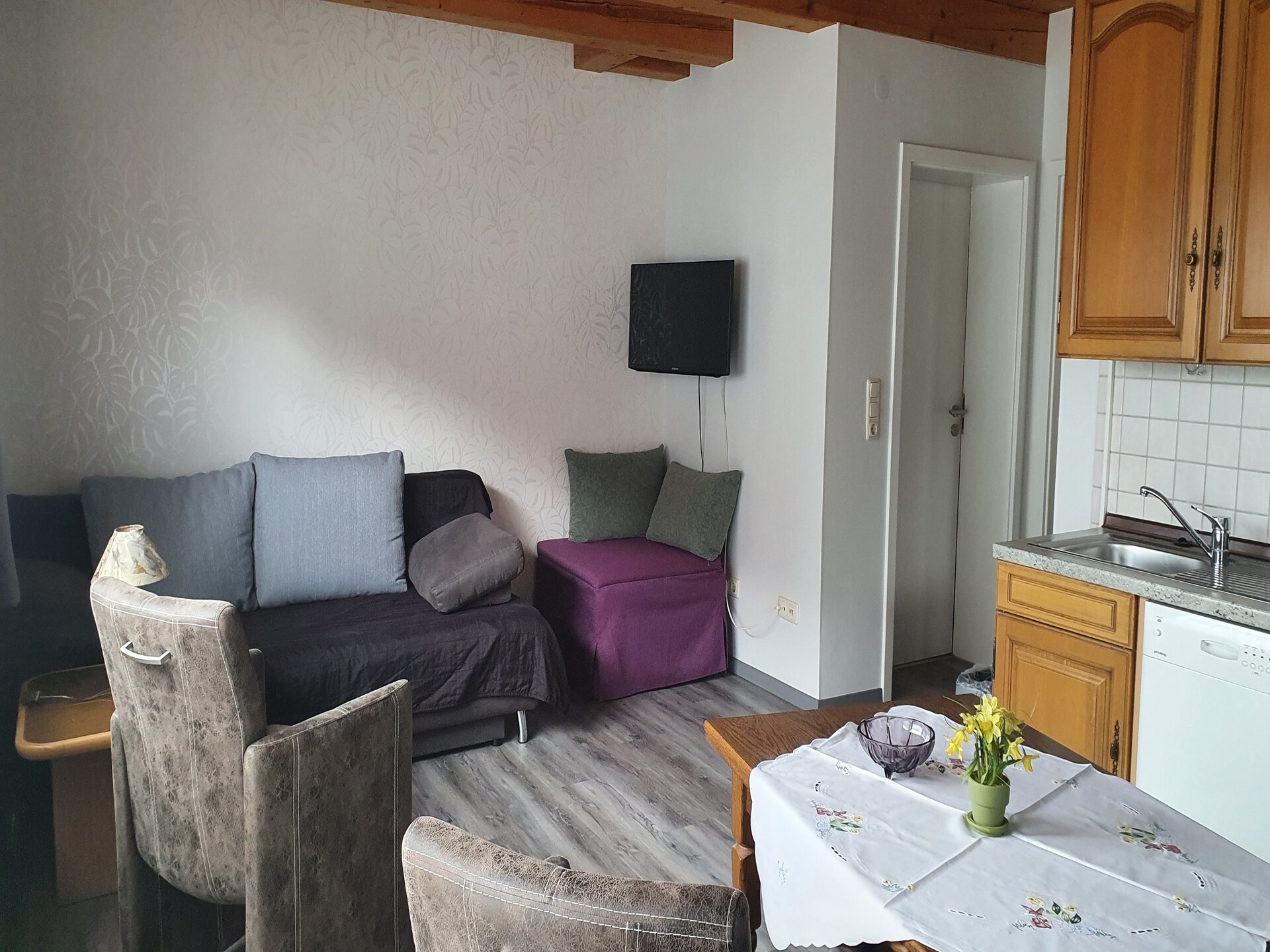 Ruim vakantiehuis voor 8 in de bossen bij Homberg met 4 badkamers - foto 3