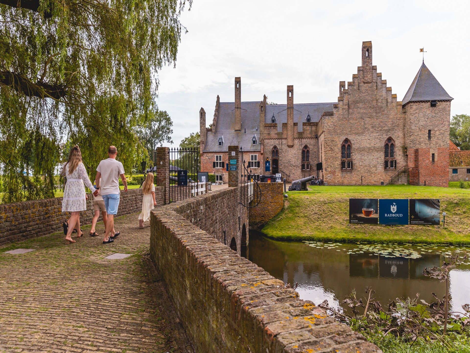 Vrijstaande watervilla bij IJsselmeer: luxe, rust en honden welkom - foto 12