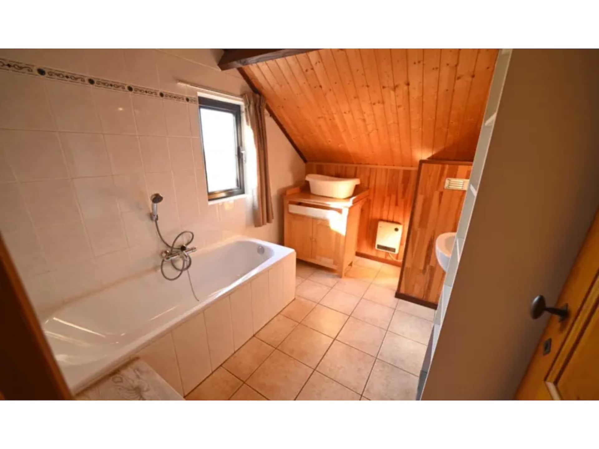 12-persoons houten chalet met tuin in hartje Durbuy - foto 18
