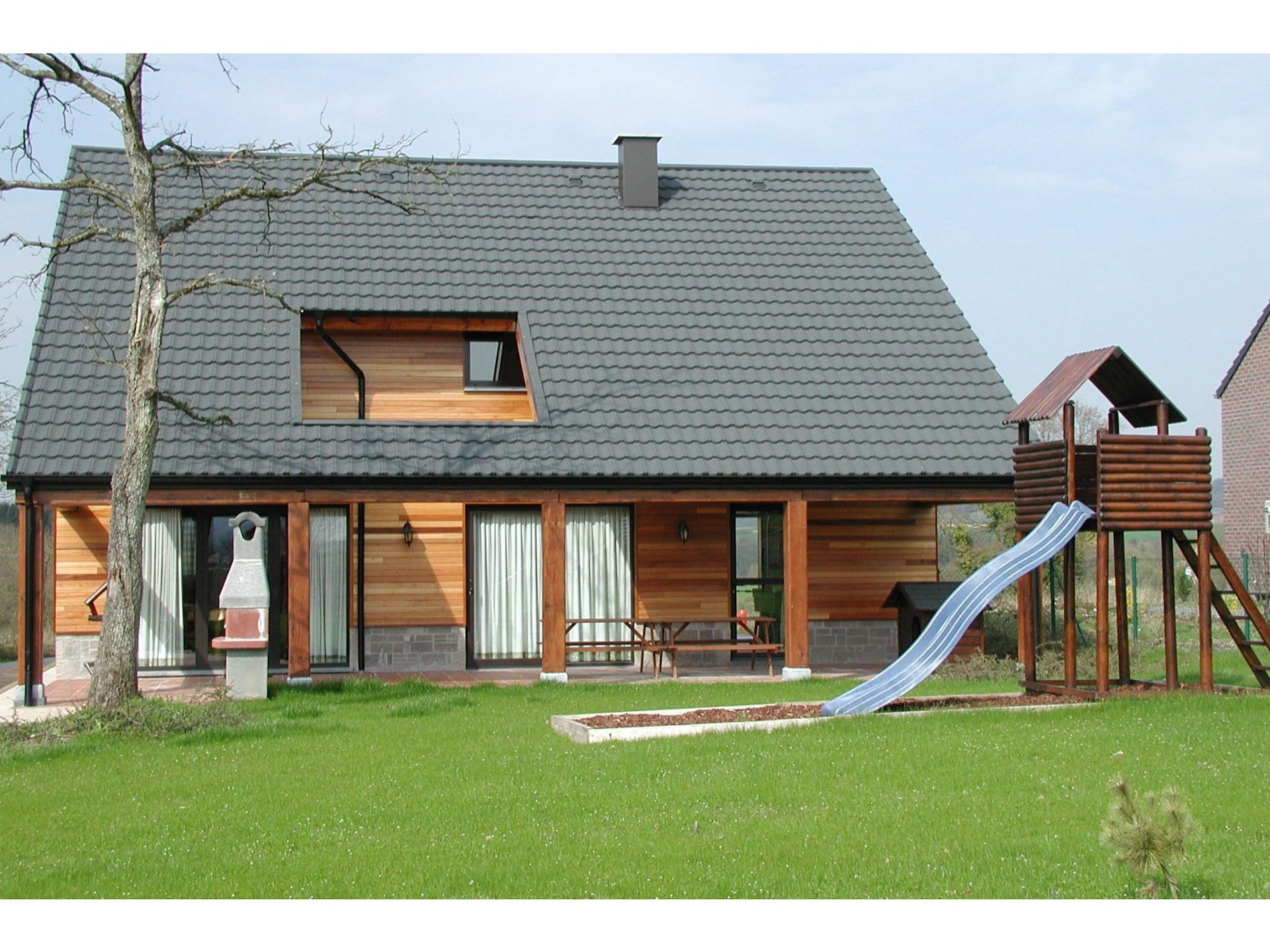 12-persoons houten chalet met tuin in hartje Durbuy - foto 1