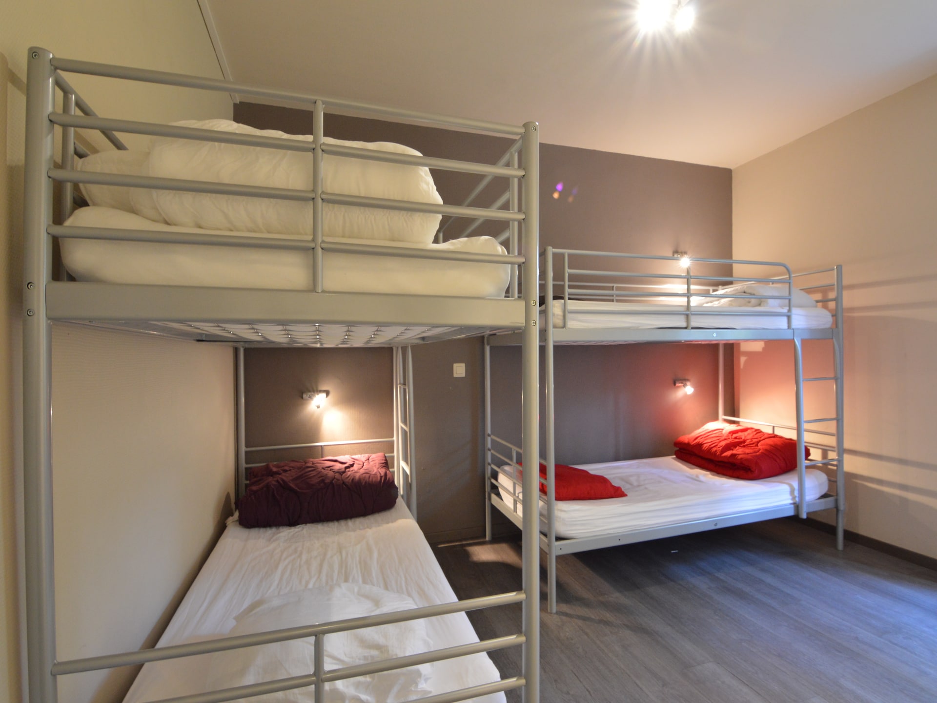 32-persoons vakantiehuis in hartje Marcourt met recreatieruimte - foto 18