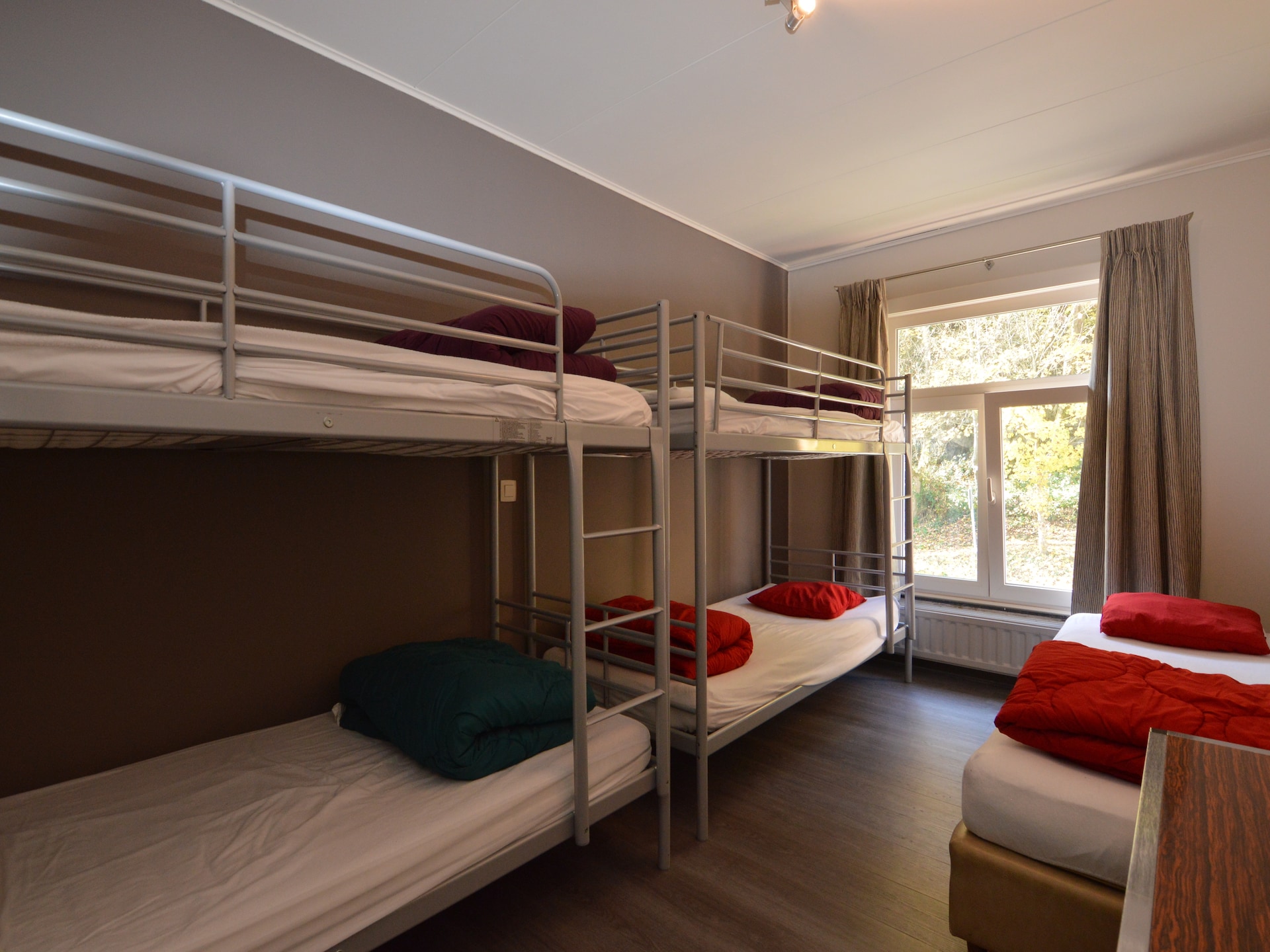 32-persoons vakantiehuis in hartje Marcourt met recreatieruimte - foto 22