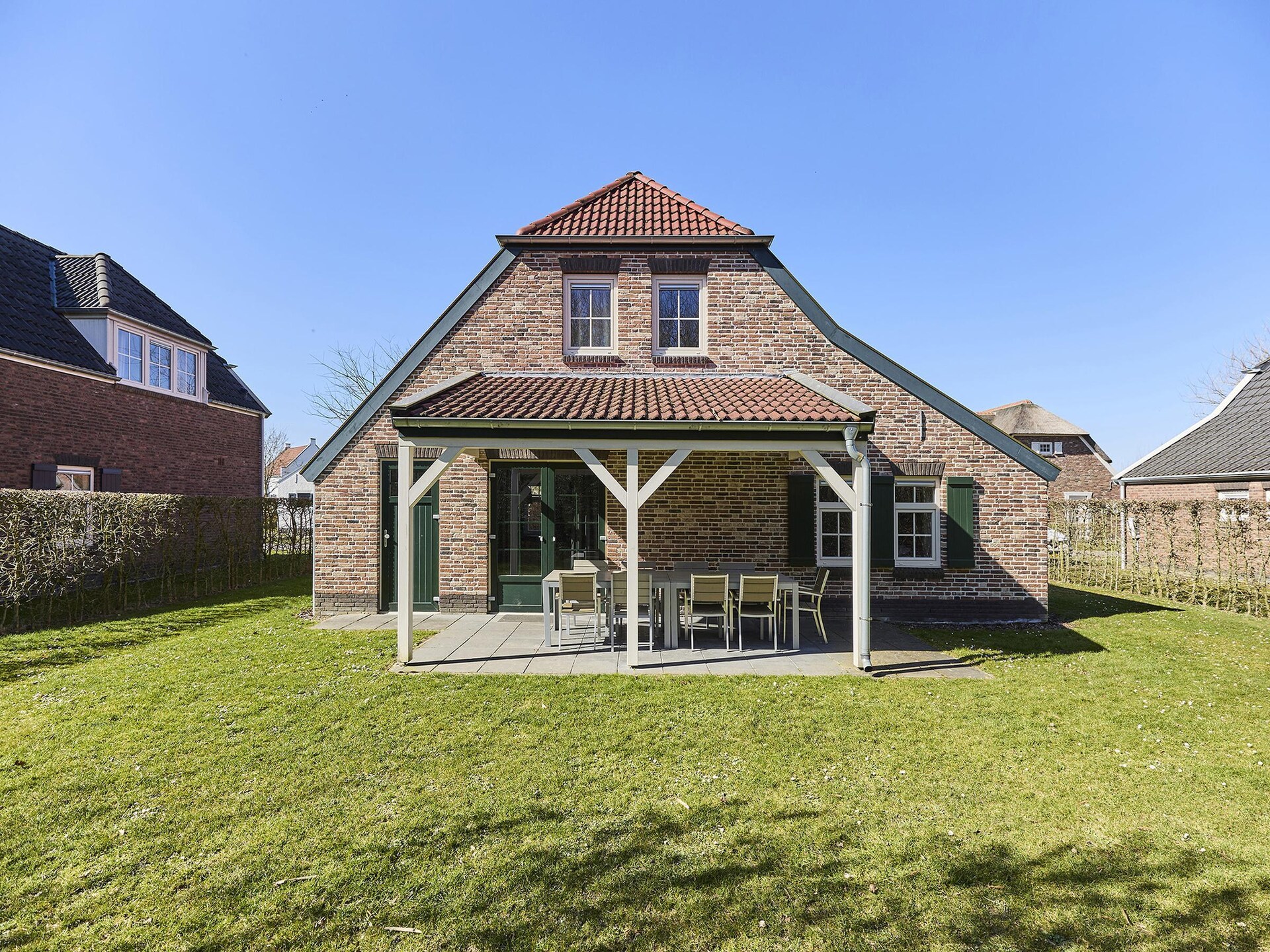Vrijstaande Limburgse boerderijvilla met sauna op vijfsterrenpark voor 9 personen - foto 6