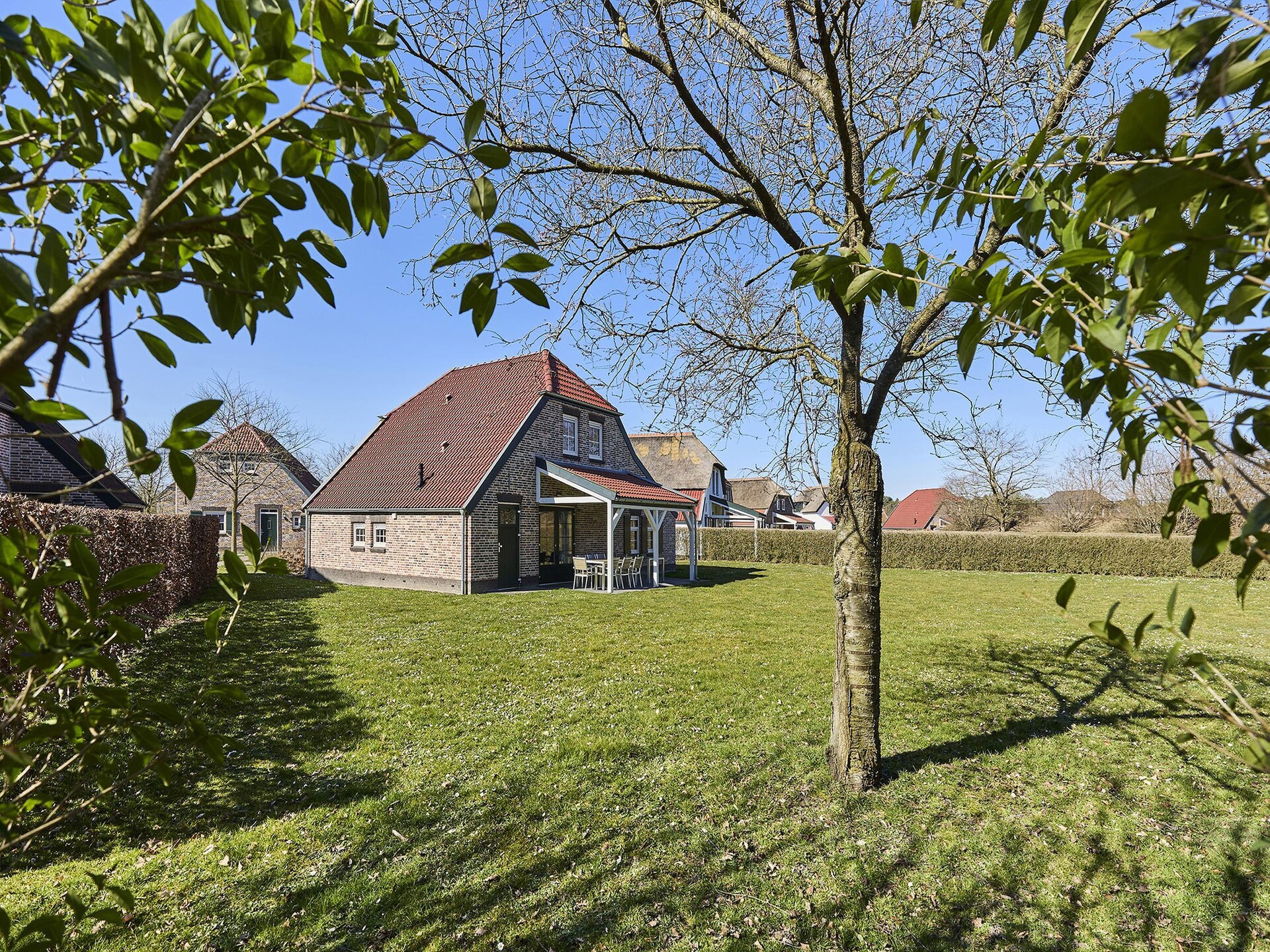 Vrijstaande Limburgse boerderijvilla met sauna op vijfsterrenpark voor 9 personen - foto 10