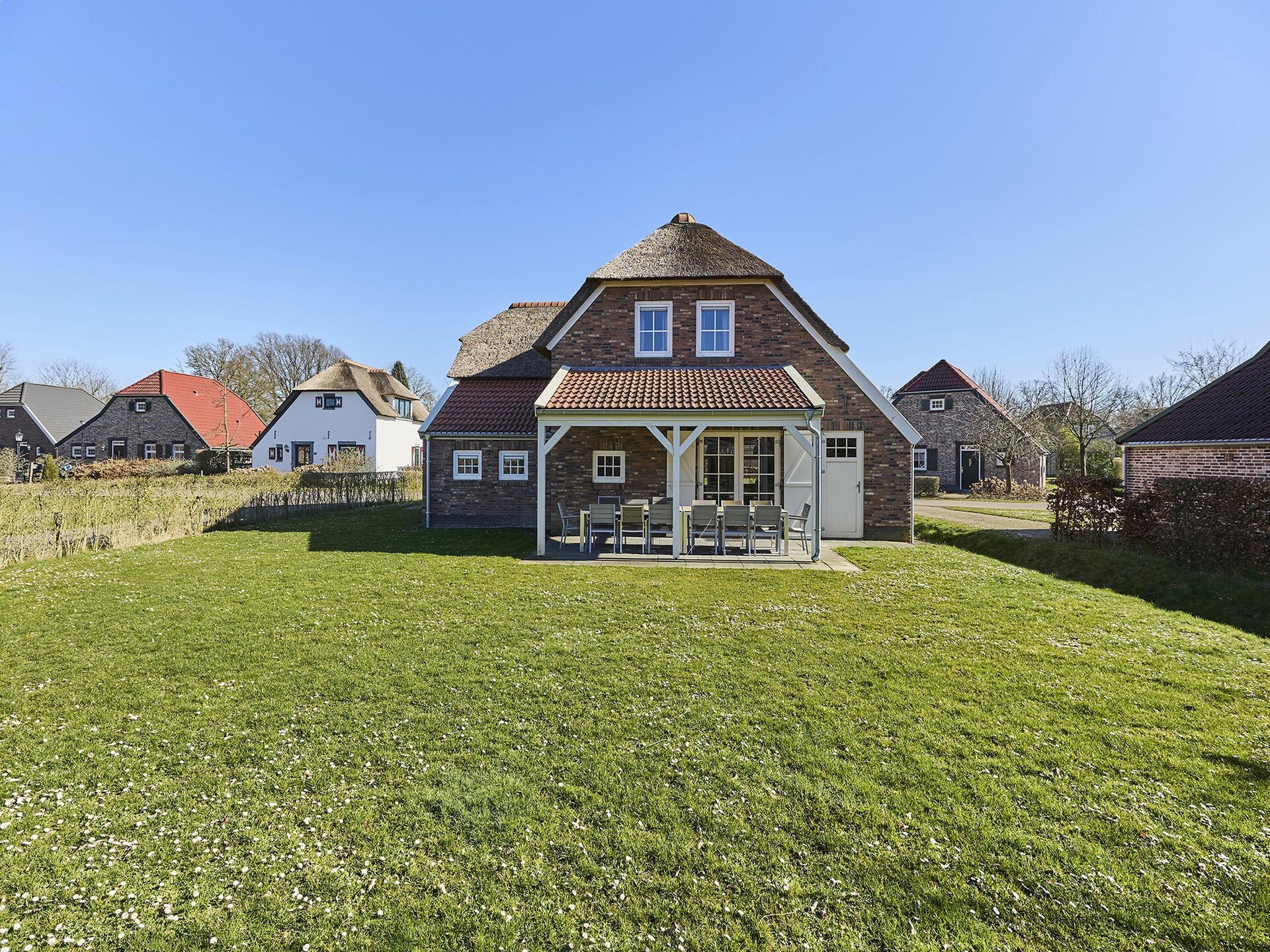 Luxe boerderijvilla met sauna en hottub op 5-sterrenpark in Midden-Limburg - foto 6