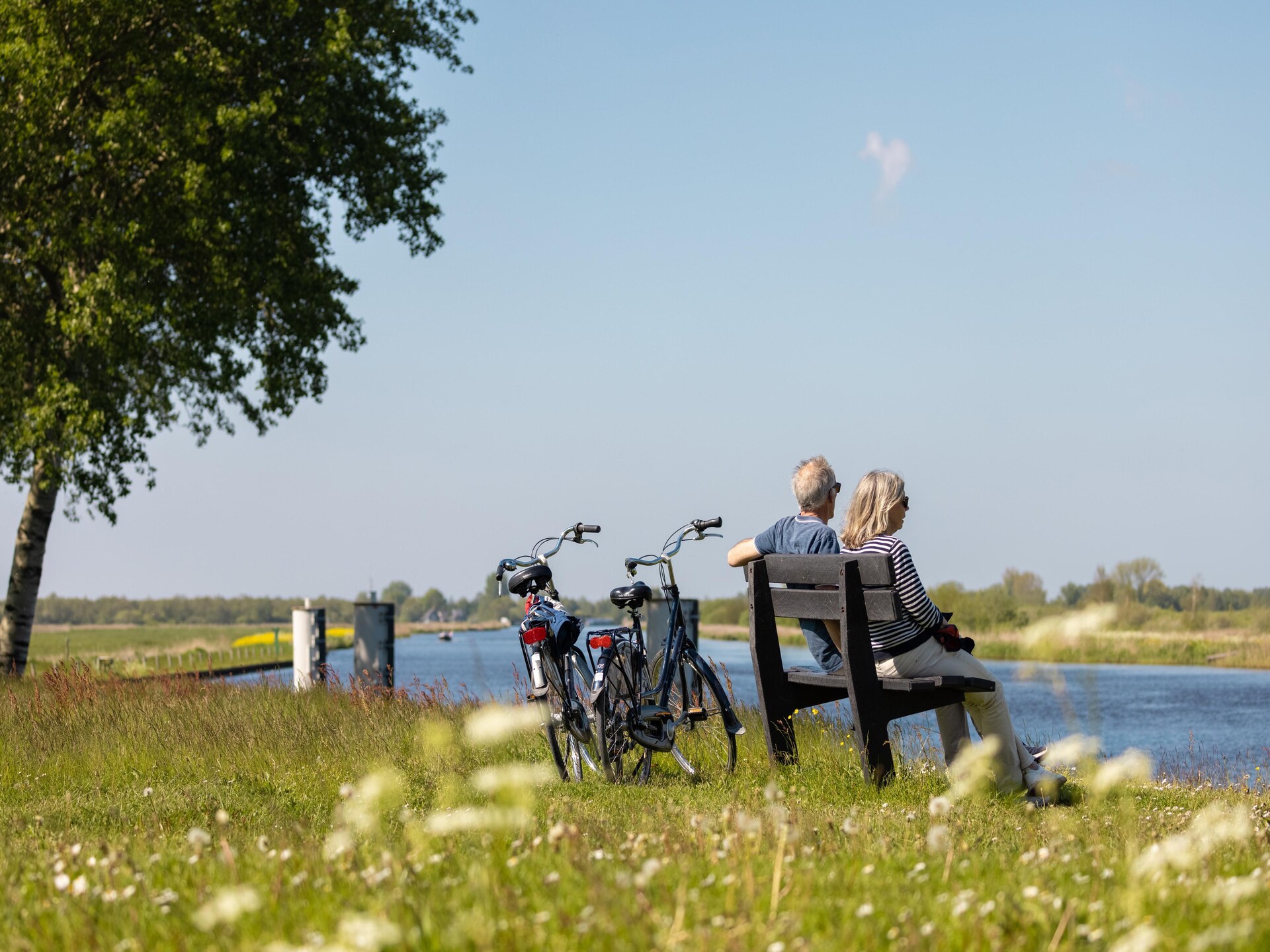 Wellnessbungalow aan het water met eigen aanlegsteiger in Eernewoud - foto 22