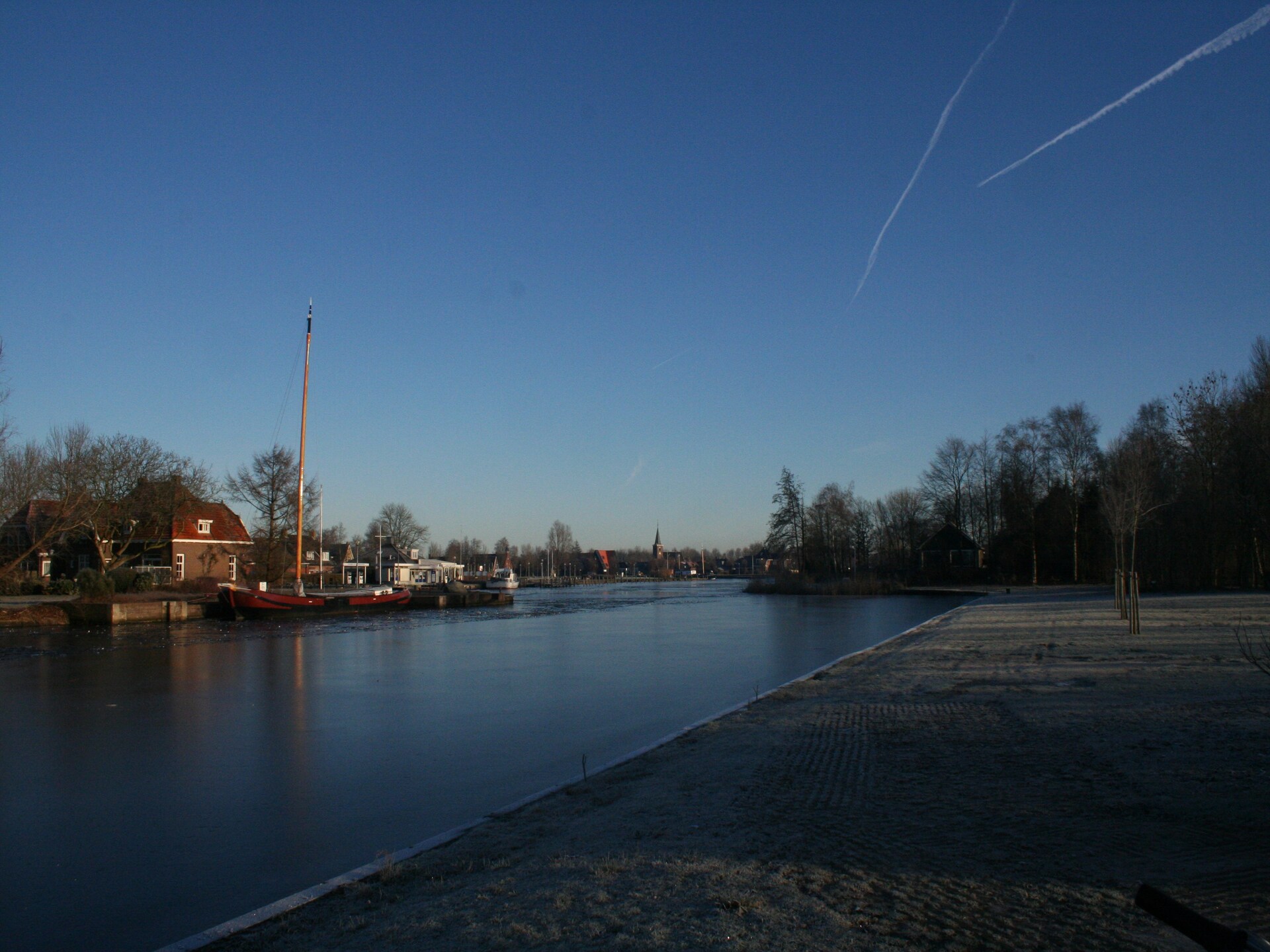 Wellnessbungalow aan het water in hartje Friesland voor 8 personen - foto 22