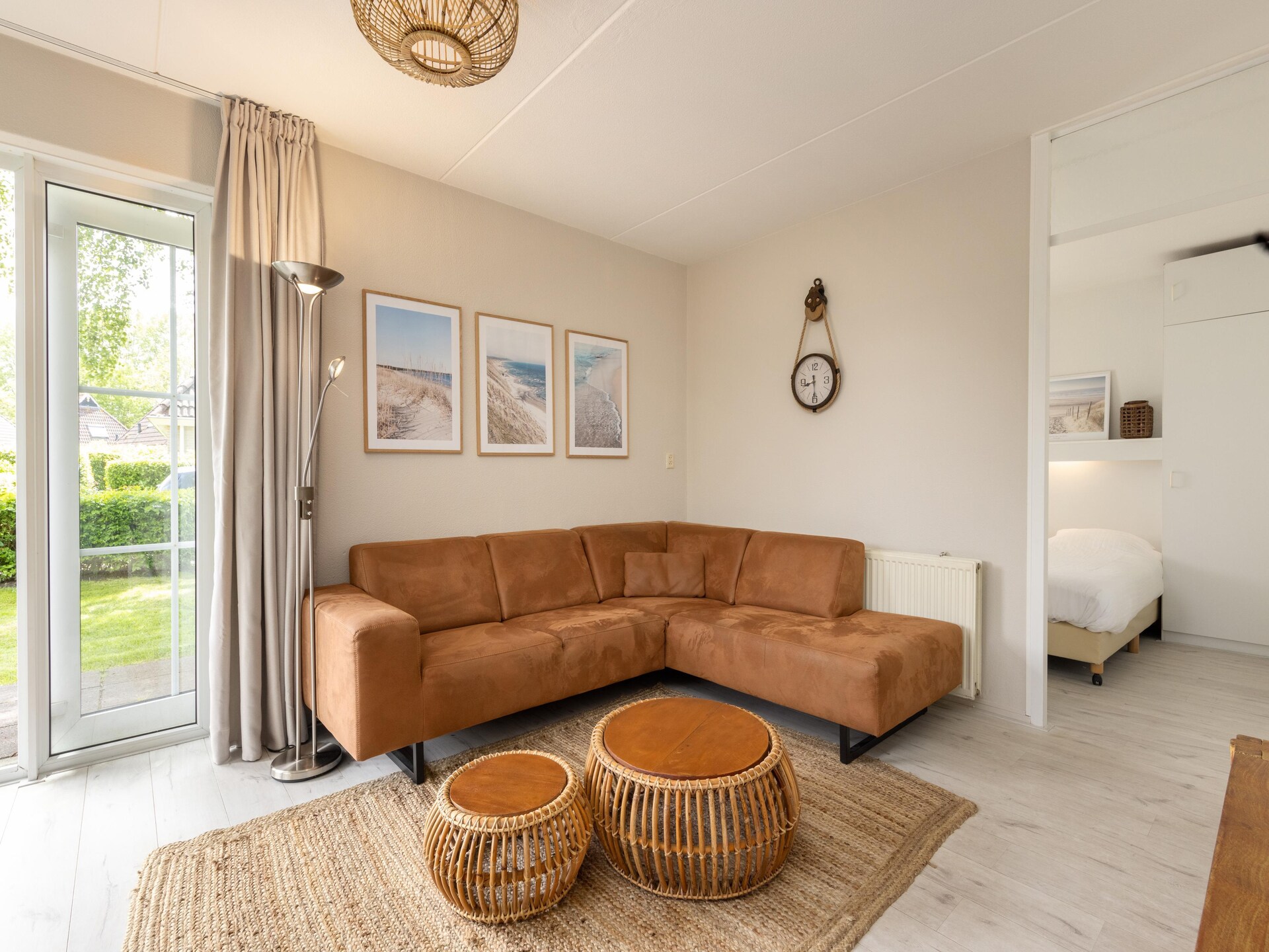 Wellnessbungalow aan het water in hartje Friesland voor 8 personen - foto 2