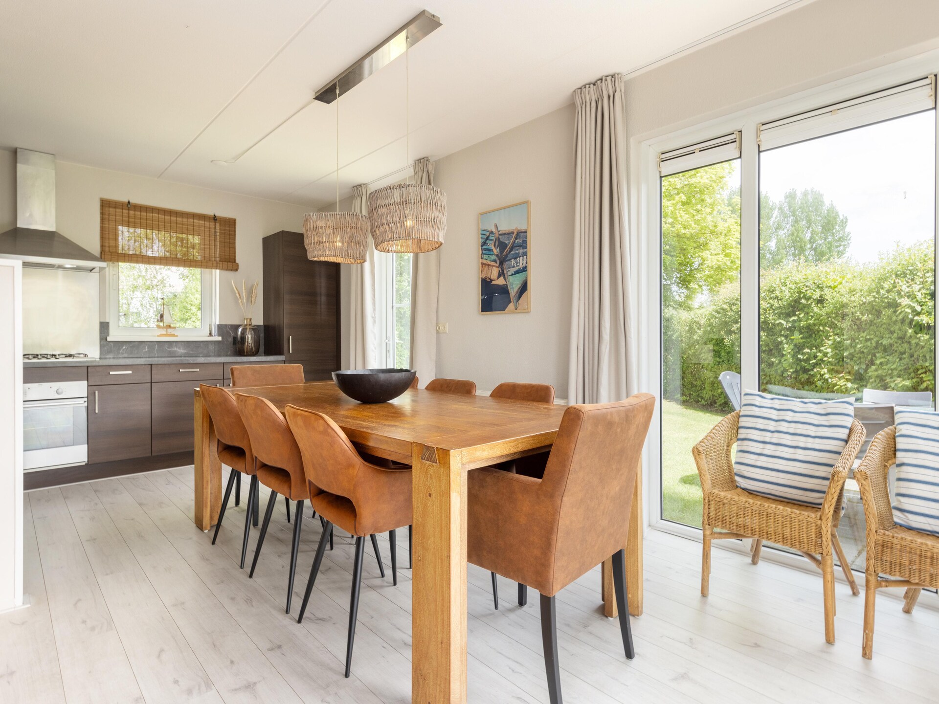 Wellnessbungalow aan het water in hartje Friesland voor 8 personen - foto 6