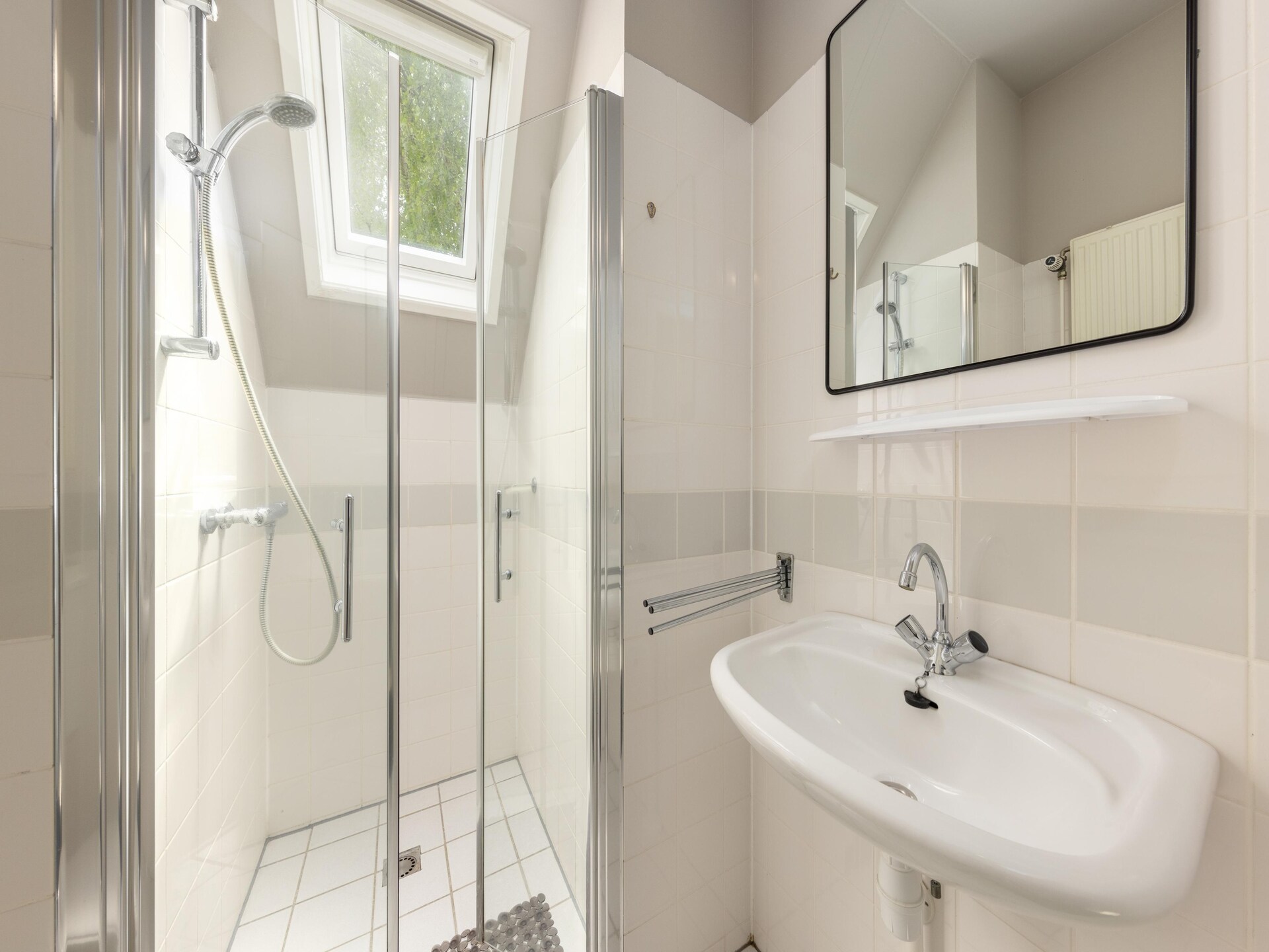 Wellnessbungalow aan het water in hartje Friesland voor 8 personen - foto 10