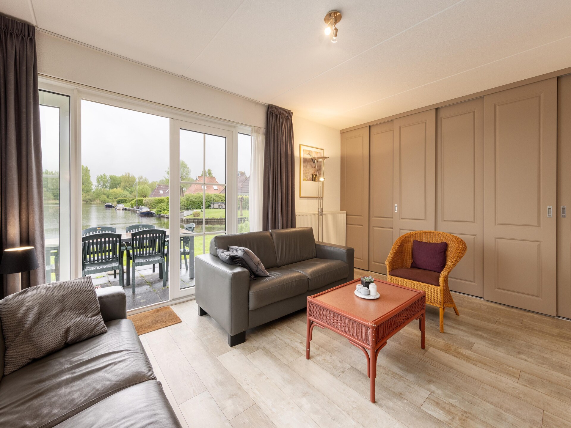 Vrijstaande waterbungalow voor 6 personen op landgoed It Wiid in Friesland - foto 4