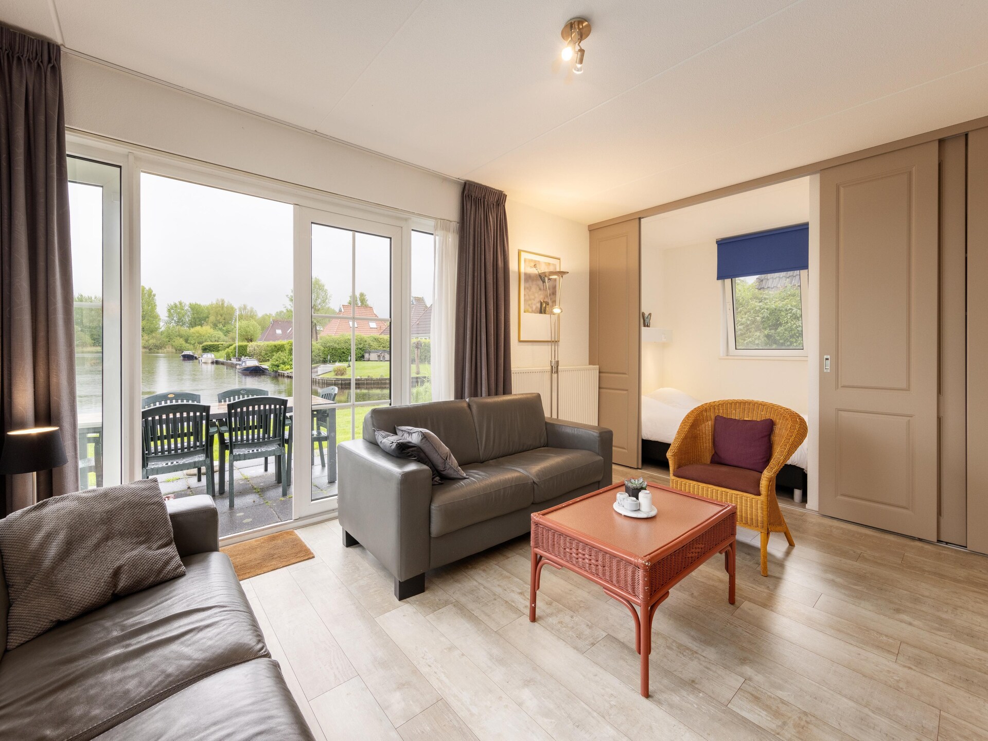 Vrijstaande waterbungalow voor 6 personen op landgoed It Wiid in Friesland - foto 11