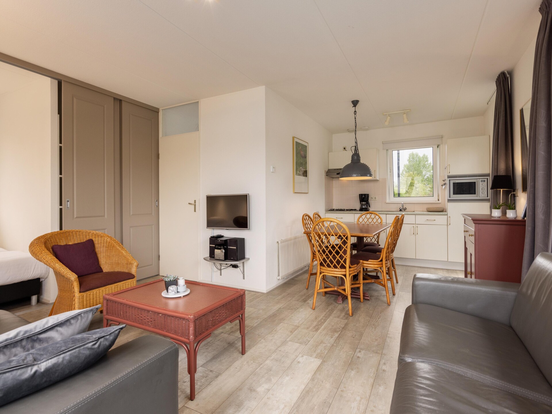Vrijstaande waterbungalow voor 6 personen op landgoed It Wiid in Friesland - foto 5