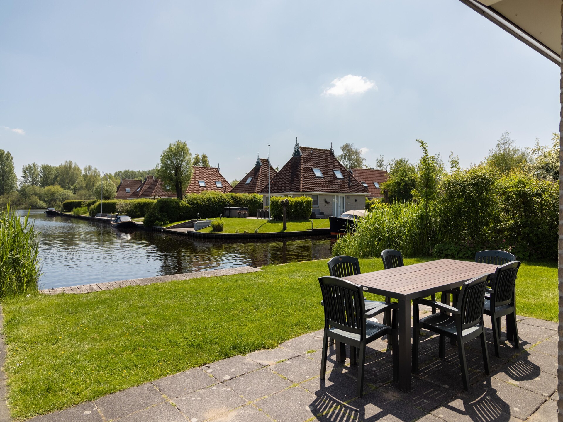 Vrijstaande waterbungalow voor 6 personen op landgoed It Wiid in Friesland - foto 16