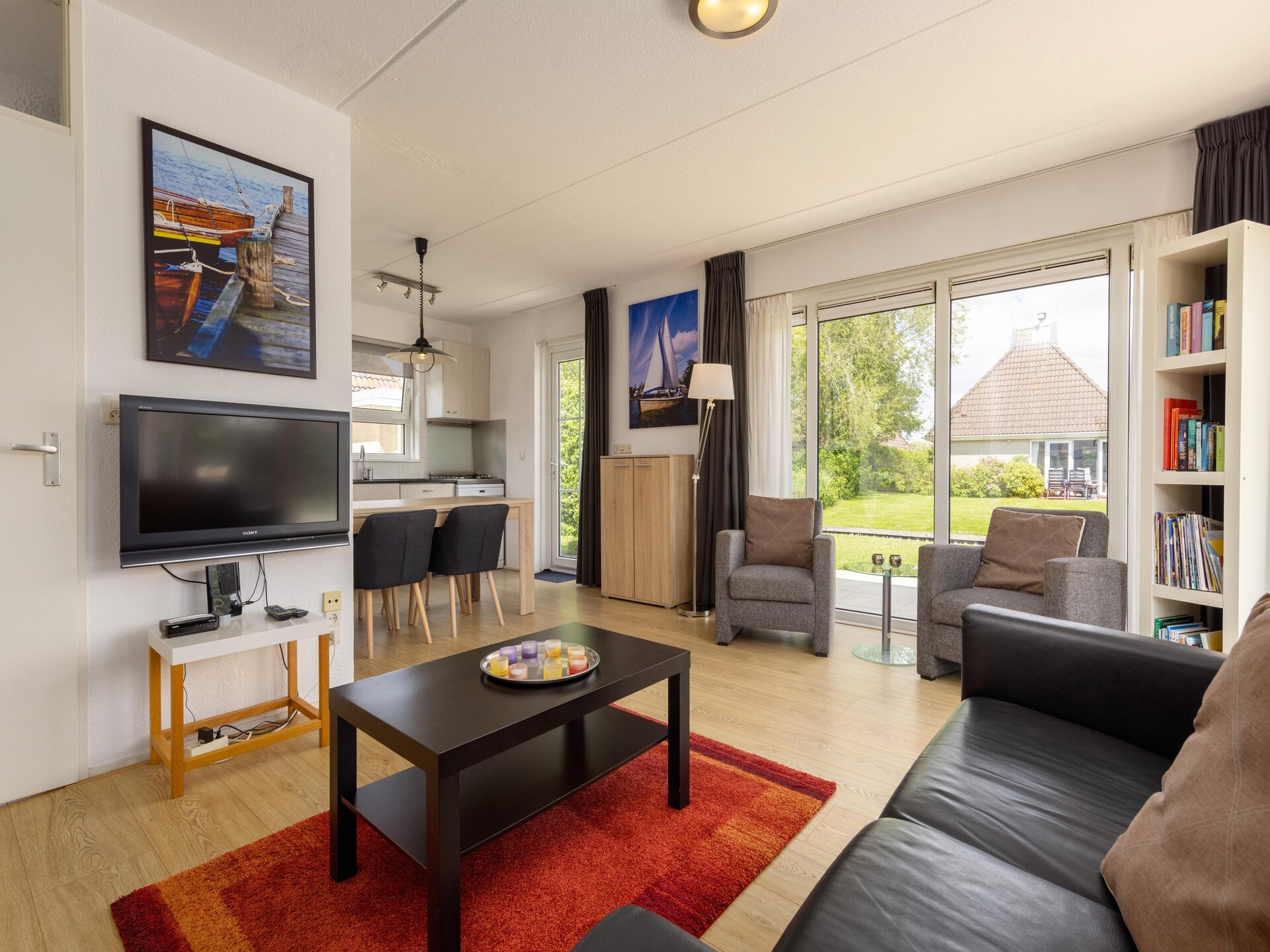 Charmante waterbungalow in hartje Friesland op Buitenplaats It Wiid - foto 4