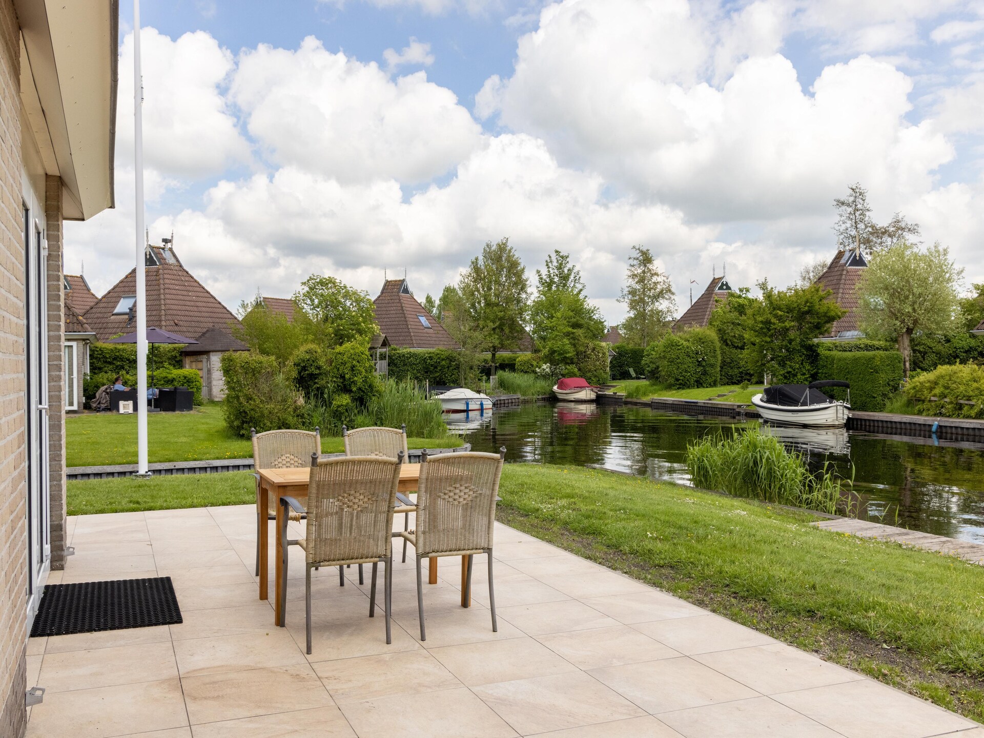 Charmante waterbungalow in hartje Friesland op Buitenplaats It Wiid - foto 15